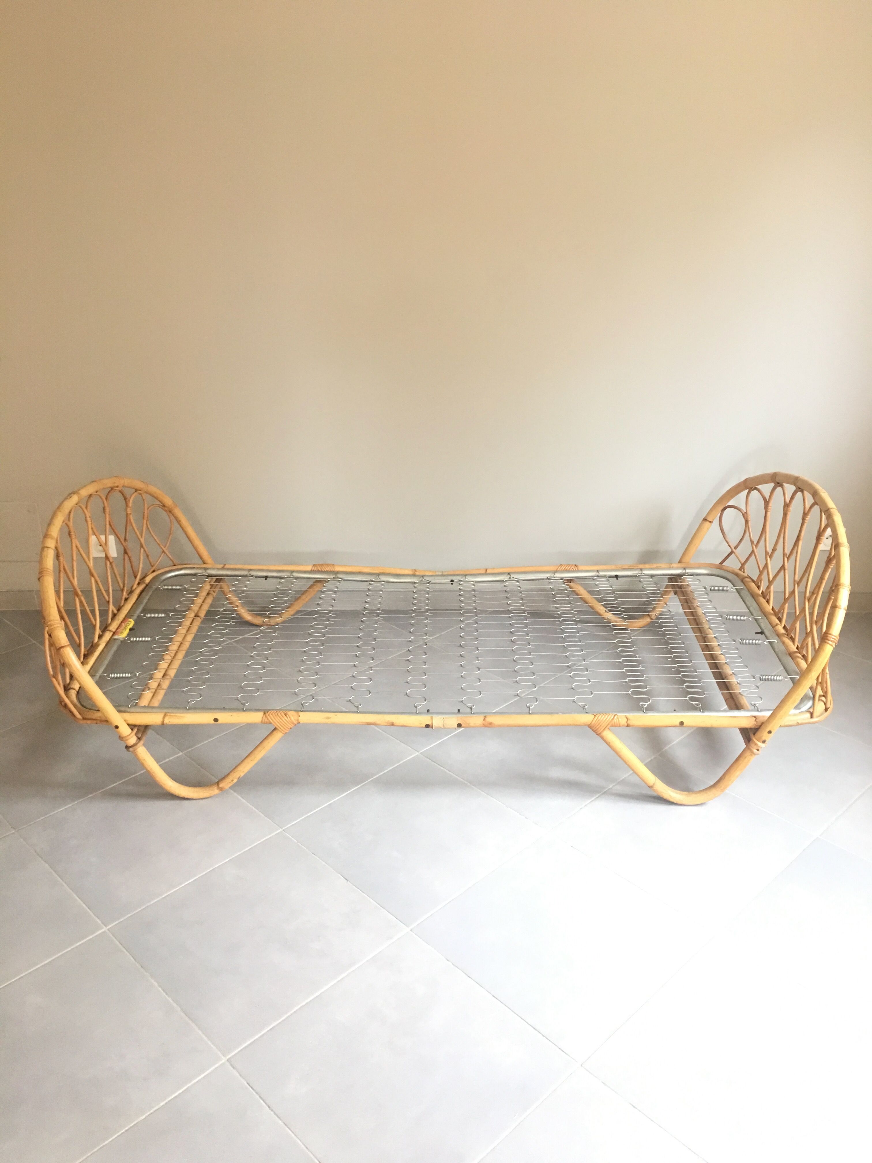 Vintage  rattan bed