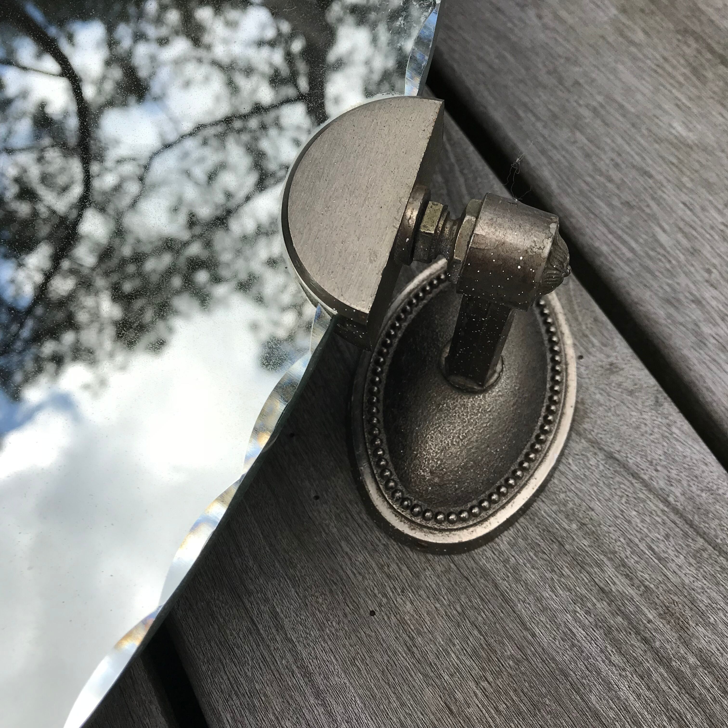 Oval mirror bevelled with removable metal media 43x60cm