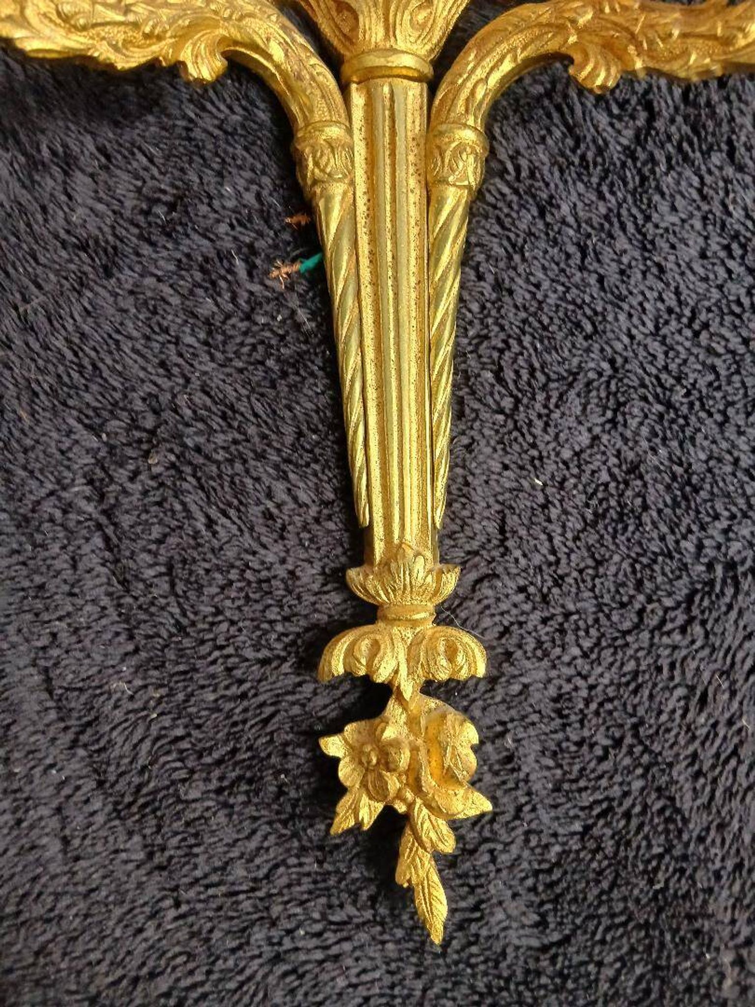 Pair of wall sconces with mirrors. Putti. Bronze. Floral Art Nouveau.