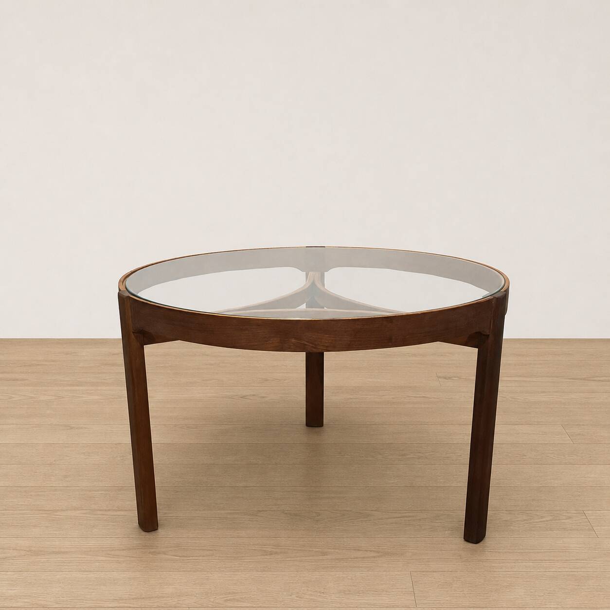 Table basse scandinave en teck et verre