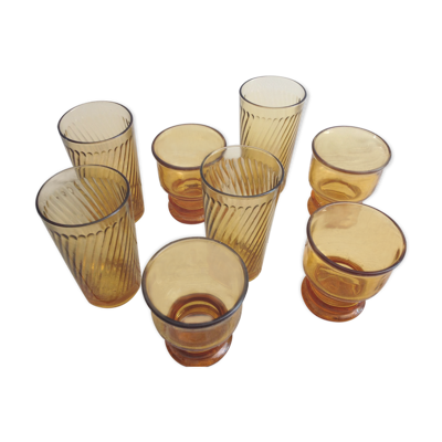 Série de 8 verres ambres