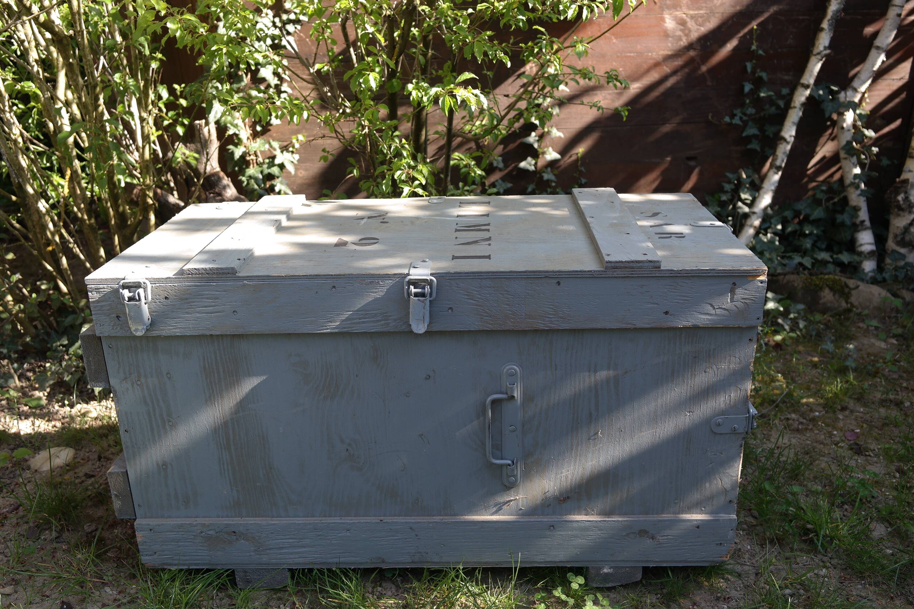 Caisse militaire en bois