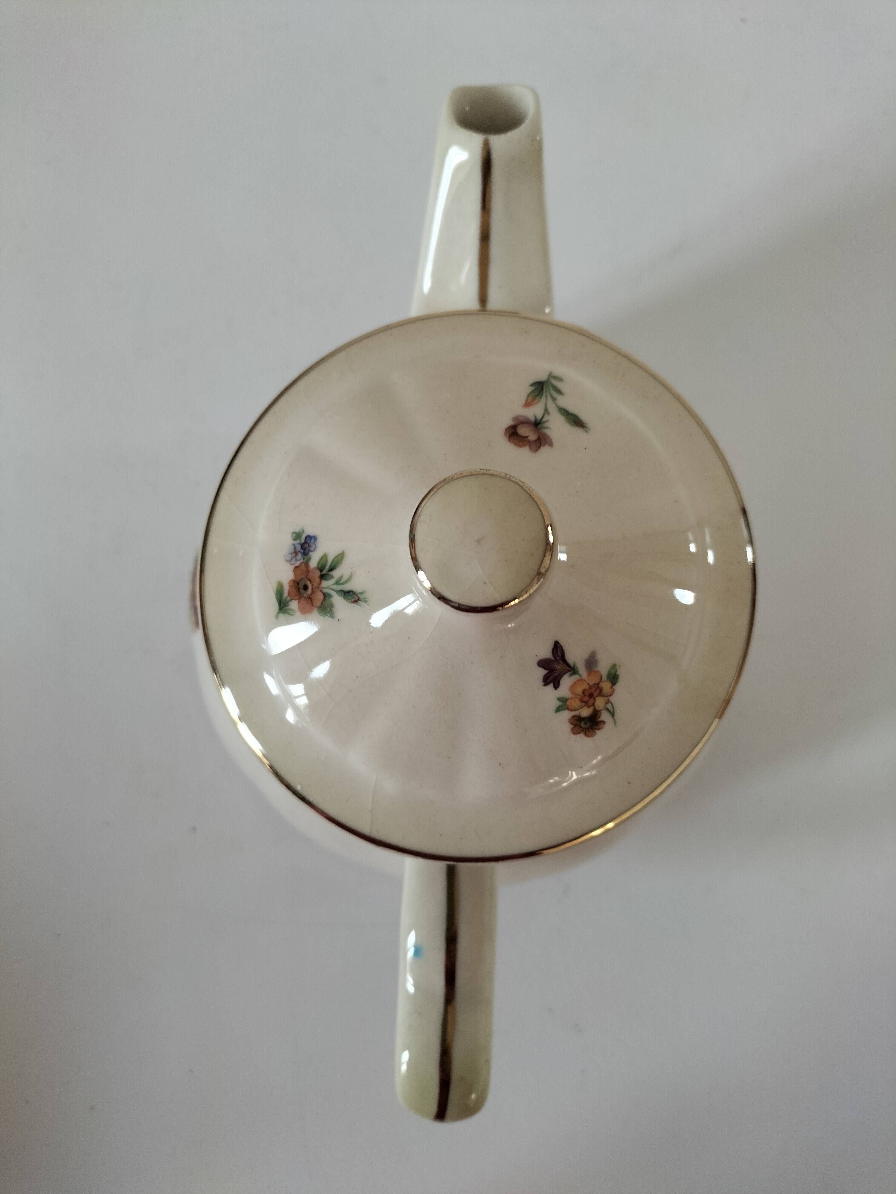 Sultana style teapot