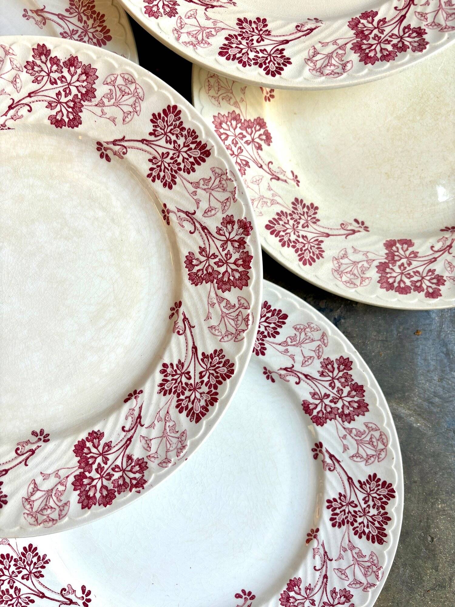 6 Lunéville flat plates in pink ironstone, "Jeannette" service