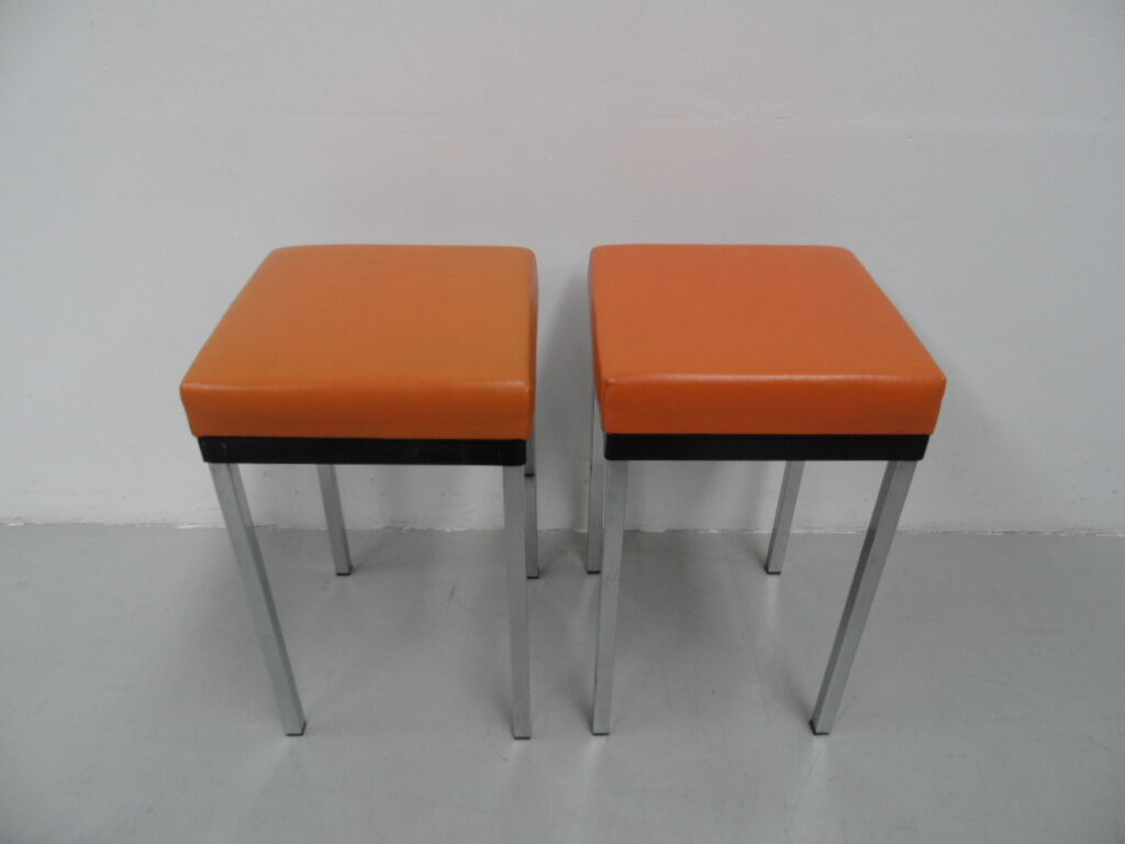 2 stools