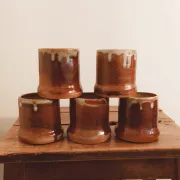 Lot de 5 tasses gobelets • A. Bugnon 