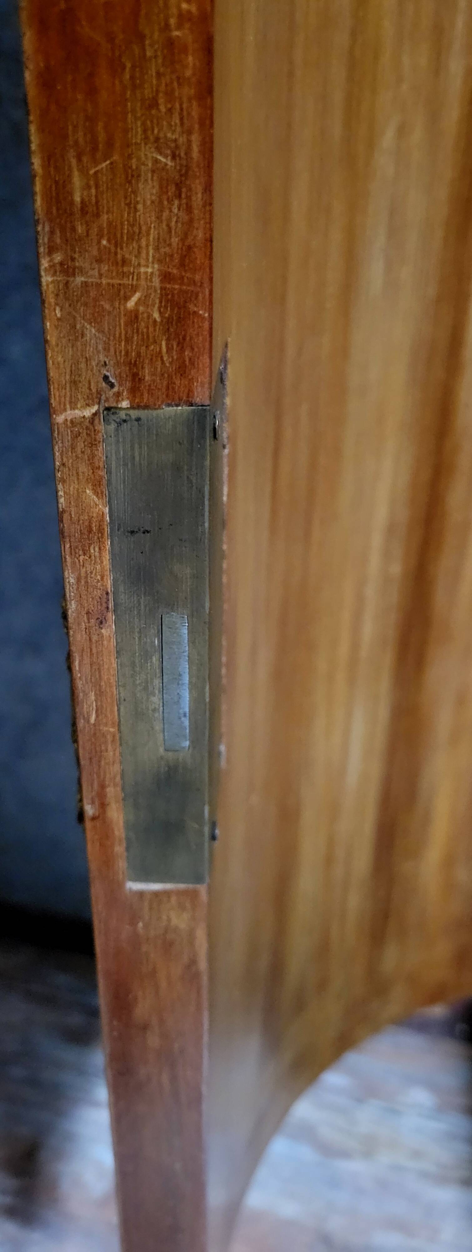 Half-moon buffet in Louis XVI style with burl and marquetry.