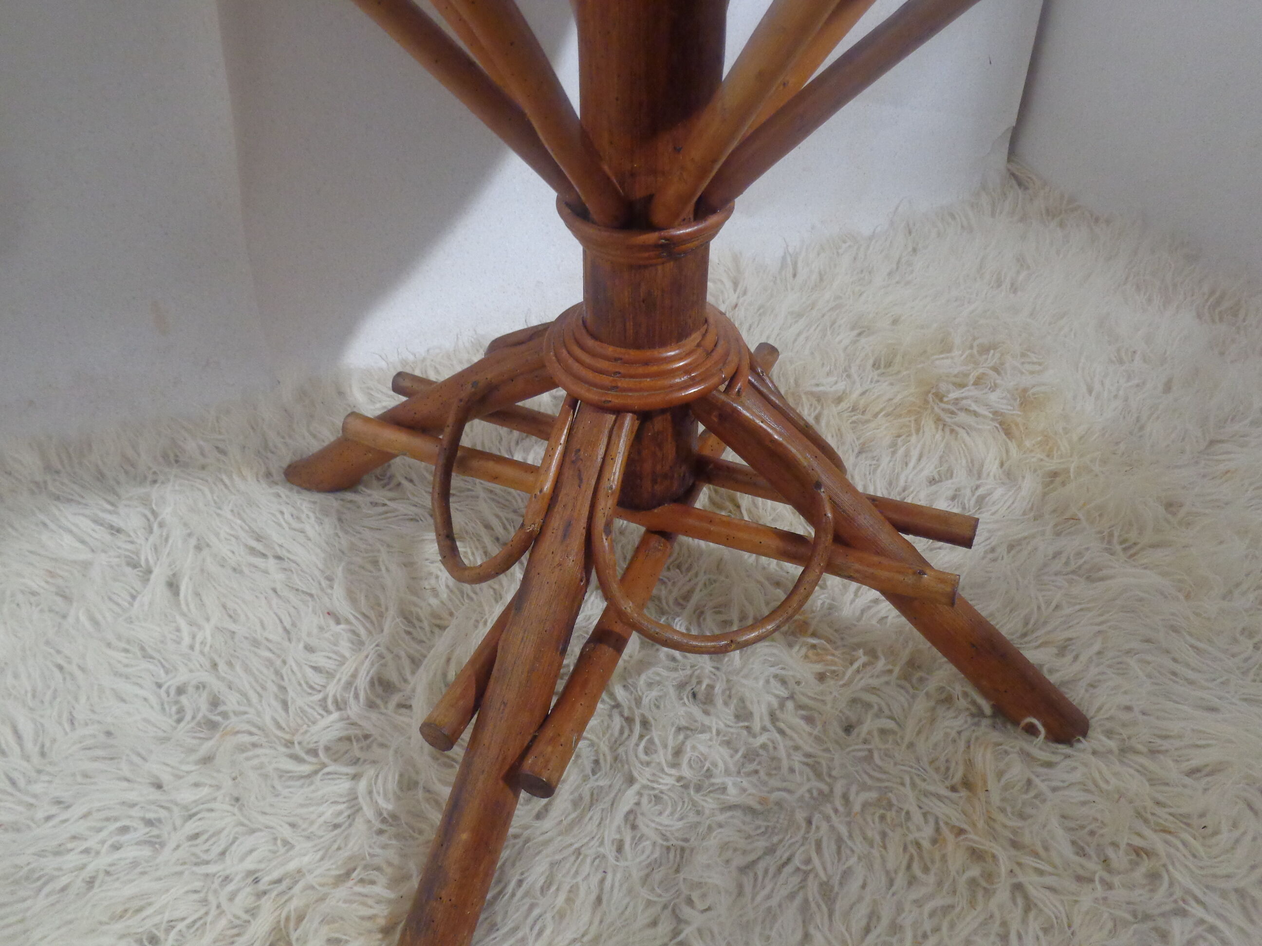 Rattan and braided chestnut table
