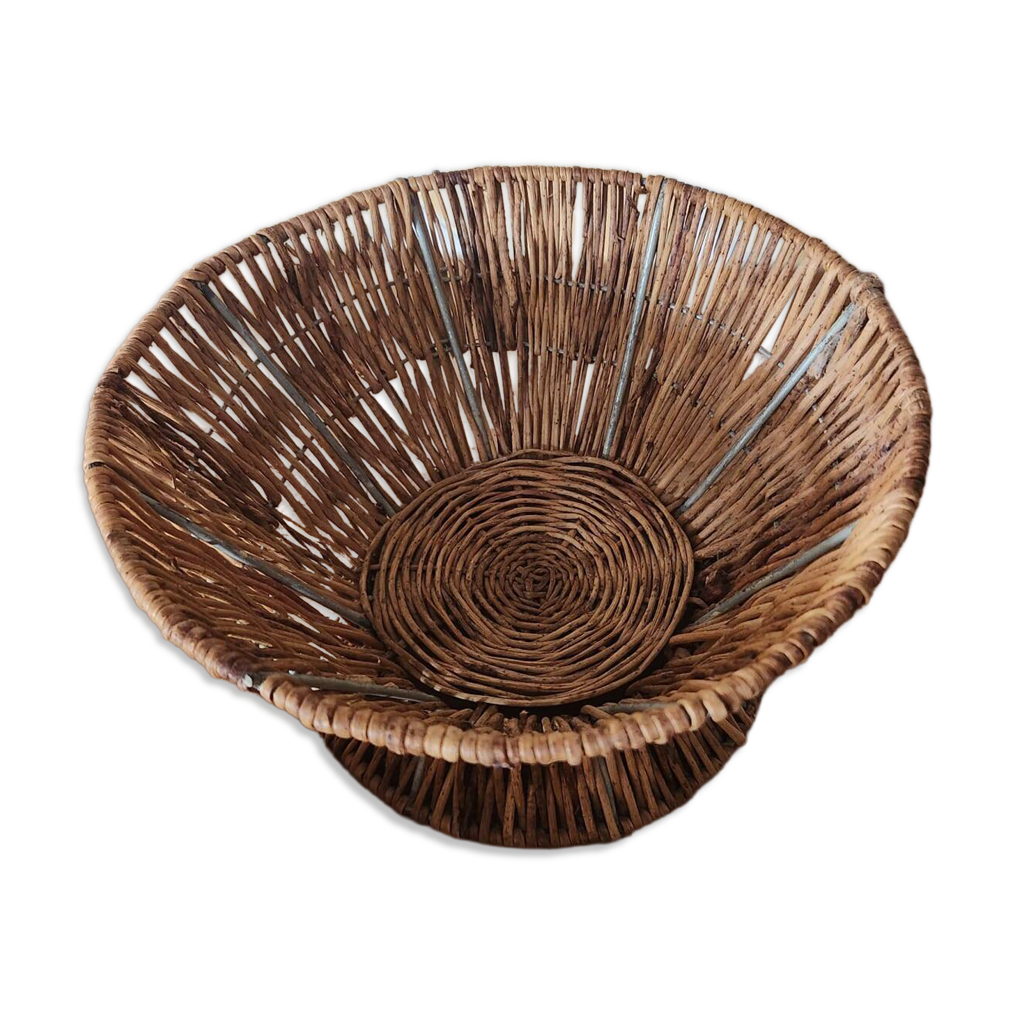 vintage wicker basket "Cottagecore" style