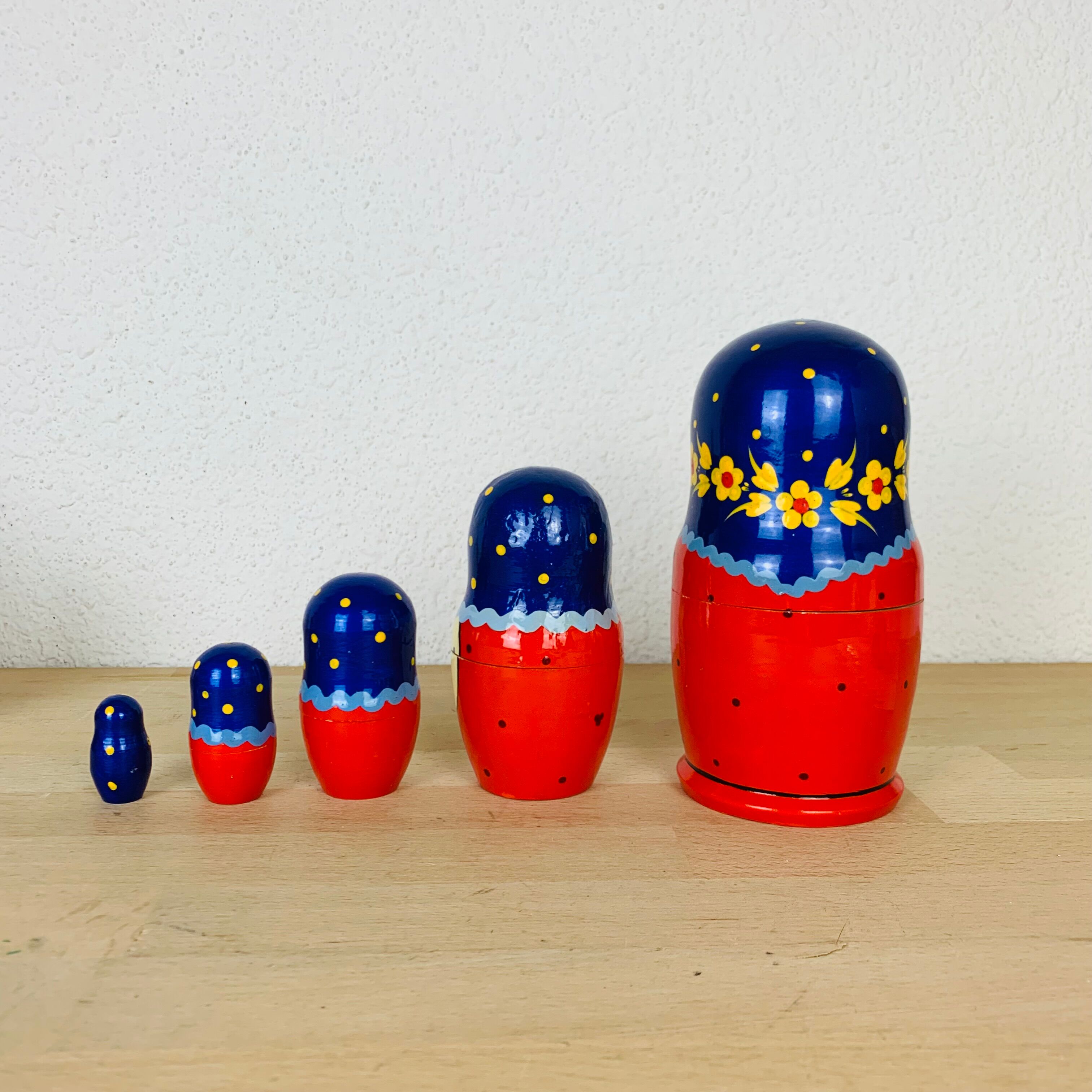 2 Russian dolls Matryoshka painted wood