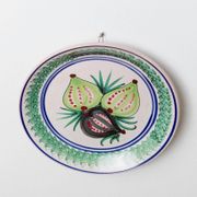 XXL vintage wall or collector's plate in ceramic - hand-painted fruit pattern, 3 figs - Sicily, Italy, 1960s - retro decoration, elegant gift idea