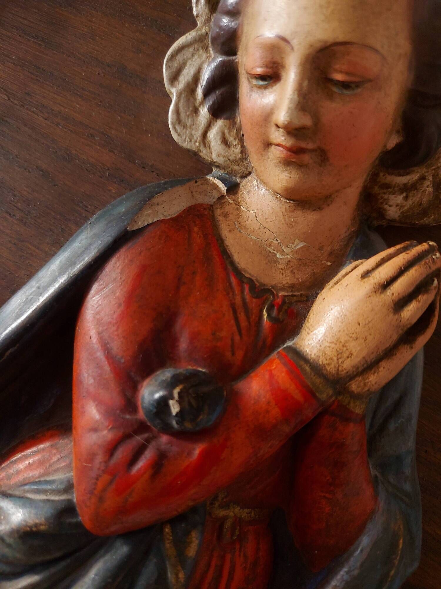 Painting, low relief in polychrome plaster, virgin mary, child jesus on wooden frame