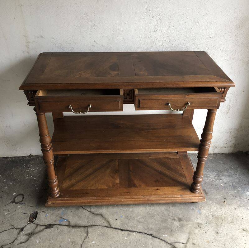 Cloth table