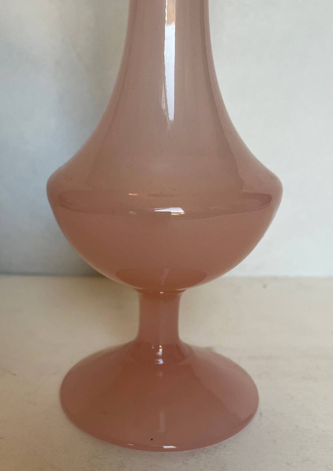 Pink opaline single-flower vase