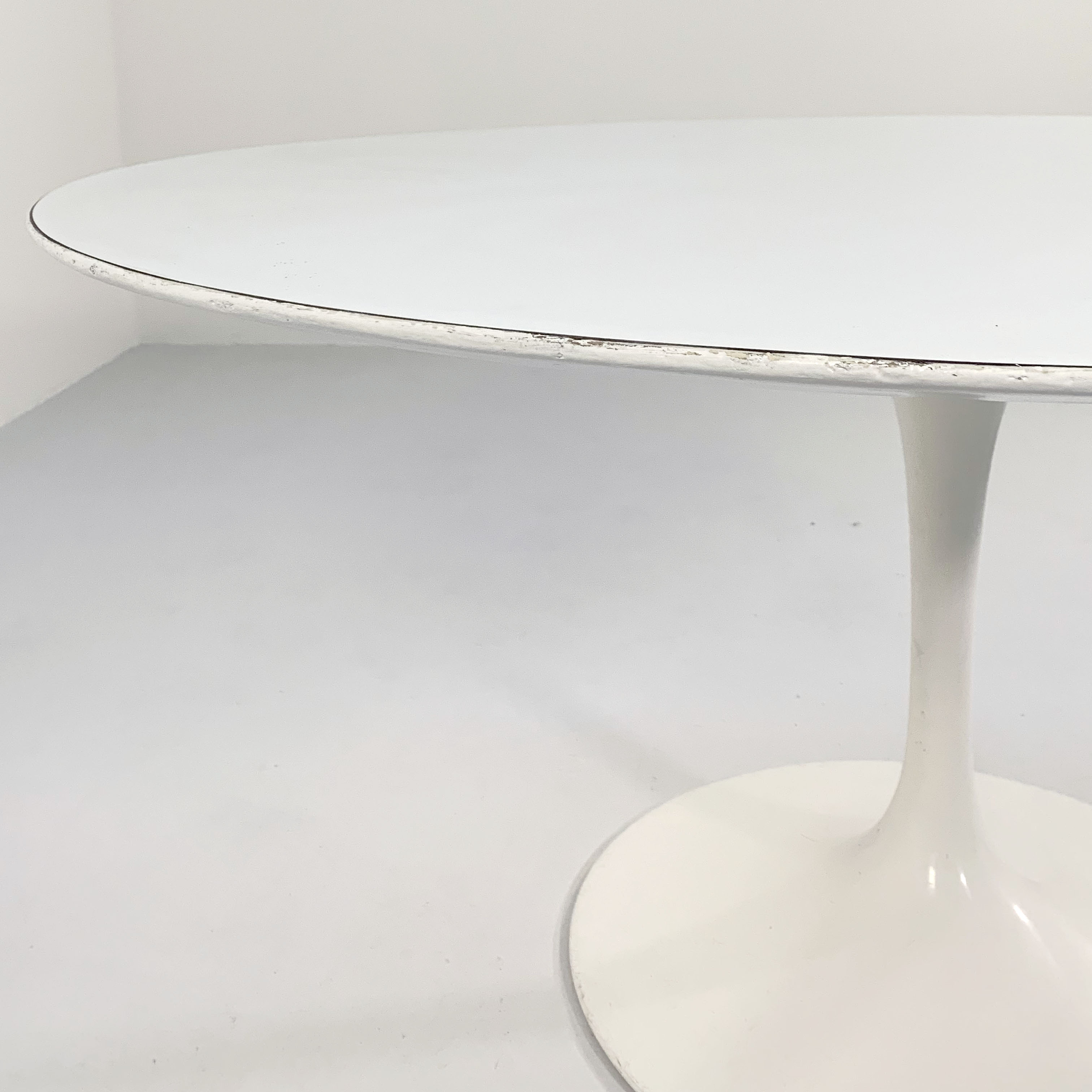 Laminated table Tulip 137 cm by Eero Saarinen edited by Knoll, 1970s
