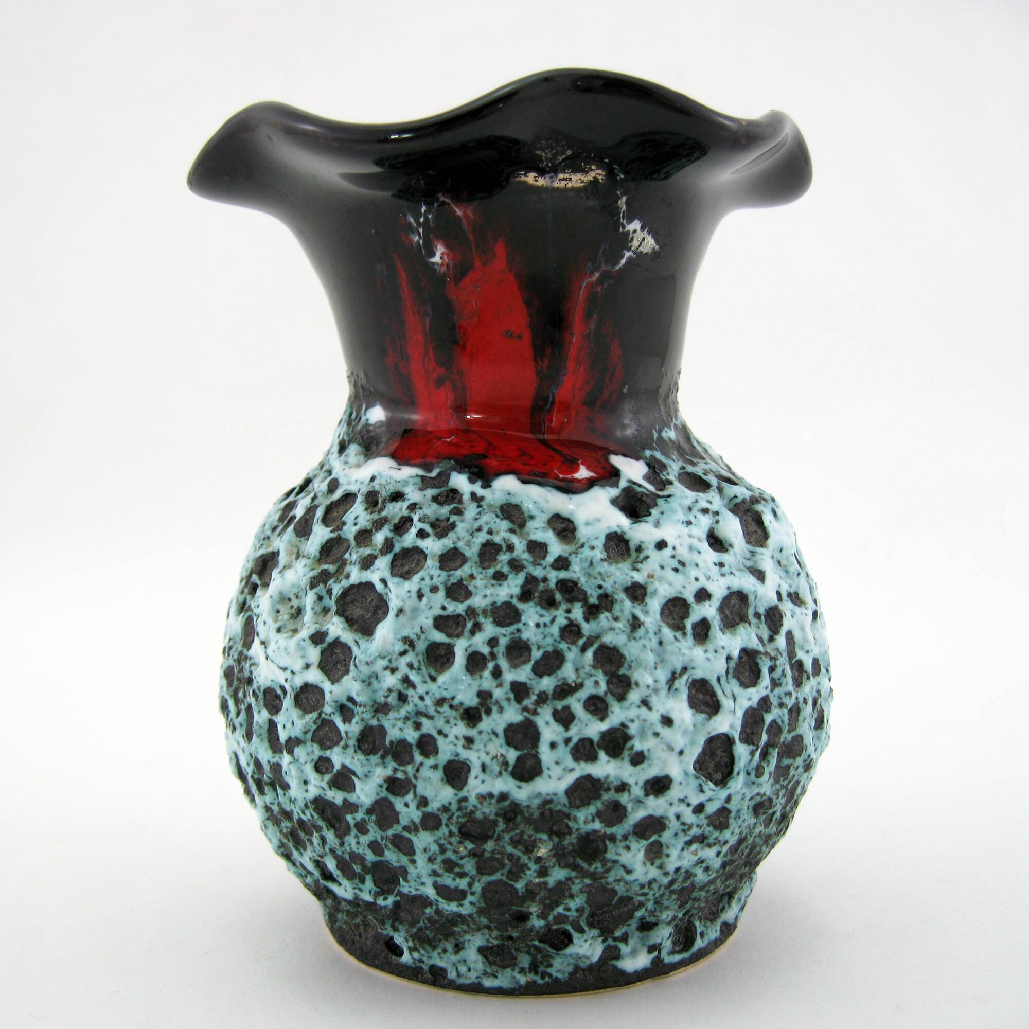 Small corolla vase in black, red and white Fat Lava ceramic - Panassidi Vallauris France - vintage
