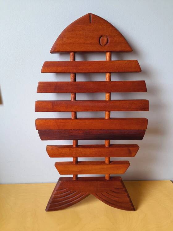 Wooden fish trivet