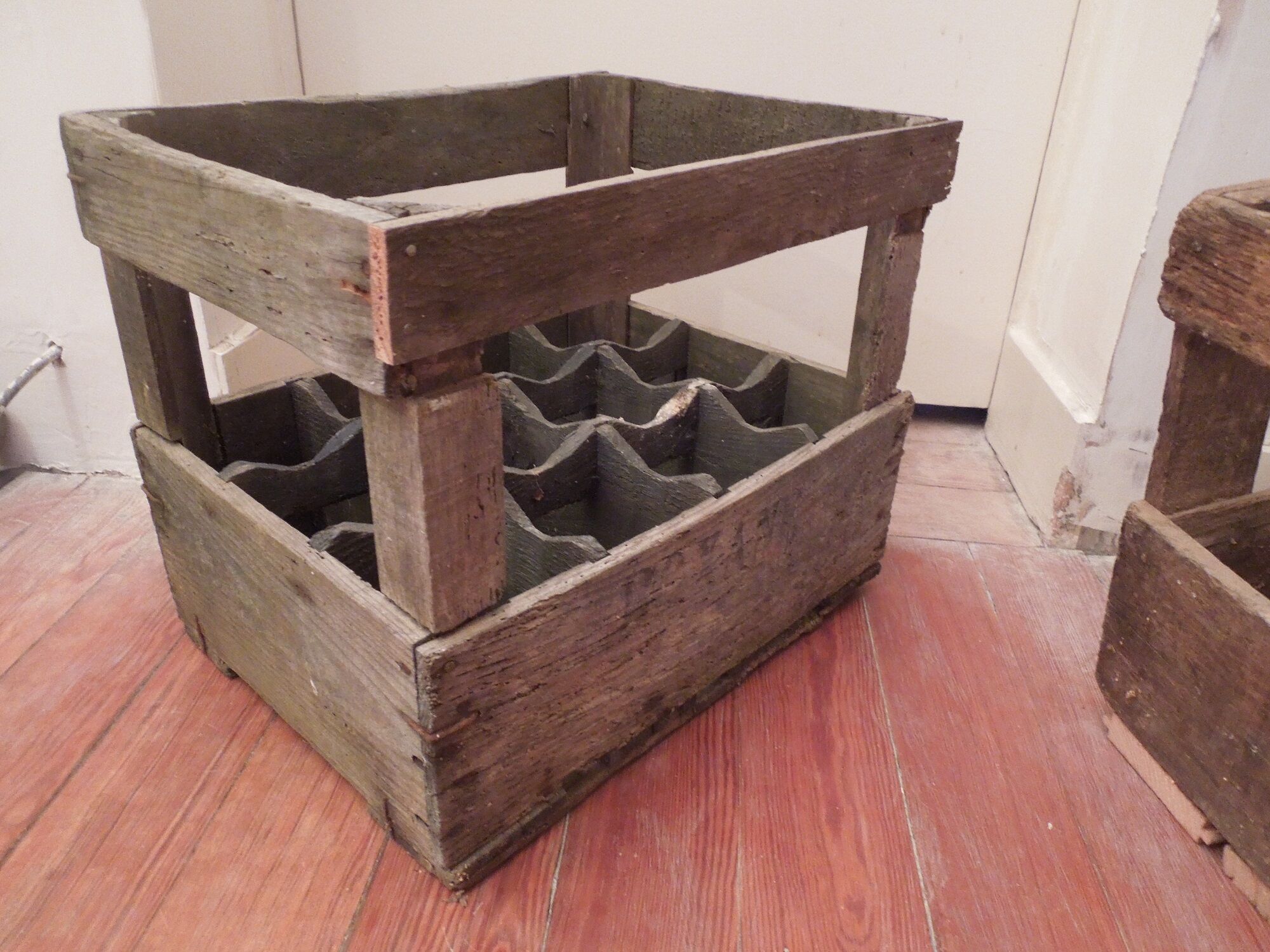 bottle-carrying locker