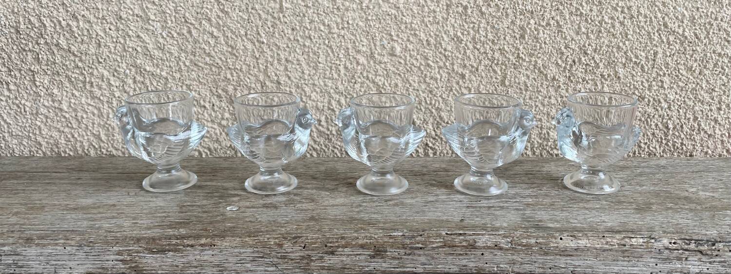 5 chicken-shaped egg cups