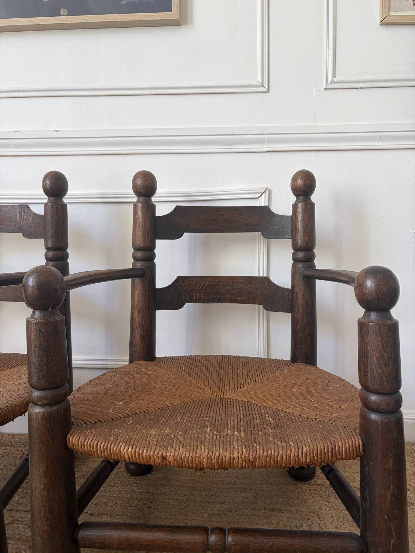 Paire de fauteuils en bois et paille  Charles Dudouyt 
