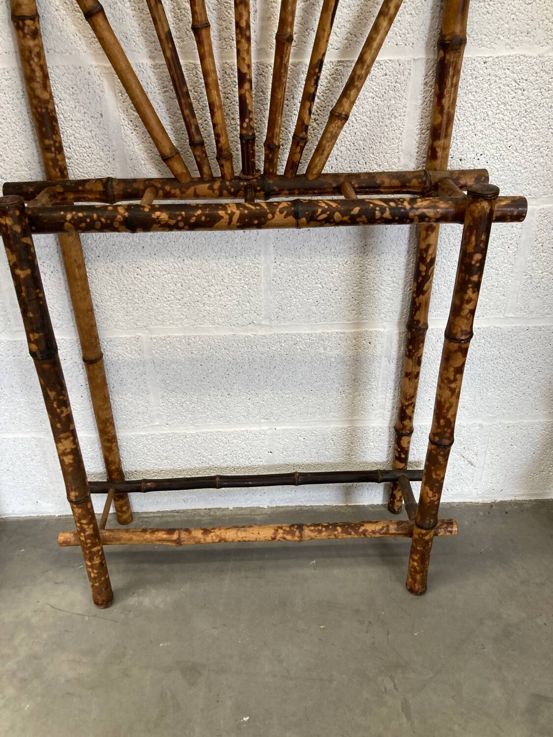 Ancien porte-manteau en bambou