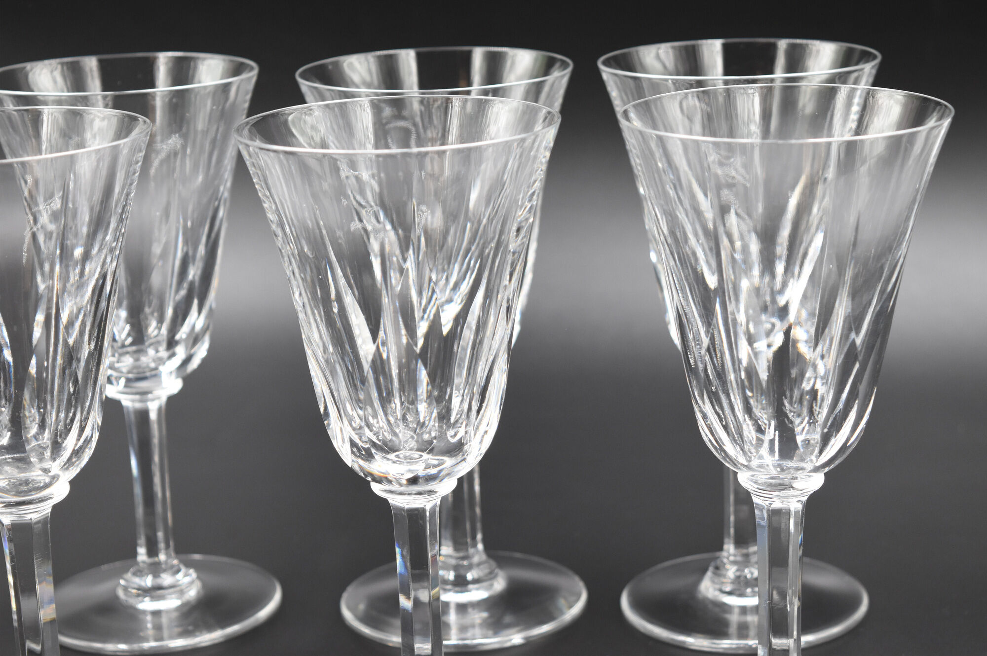 Series of 8 crystal water glasses from Saint Louis model Cerdanya H = 17.9 cm