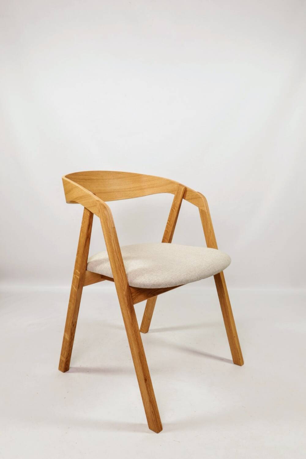Vintage chairs light oak and beige natural linen