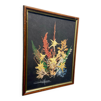 Dried flowers frame