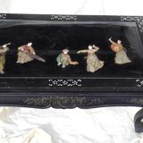 Folding coffee table in Chinese lacquer and characters in stone lasts