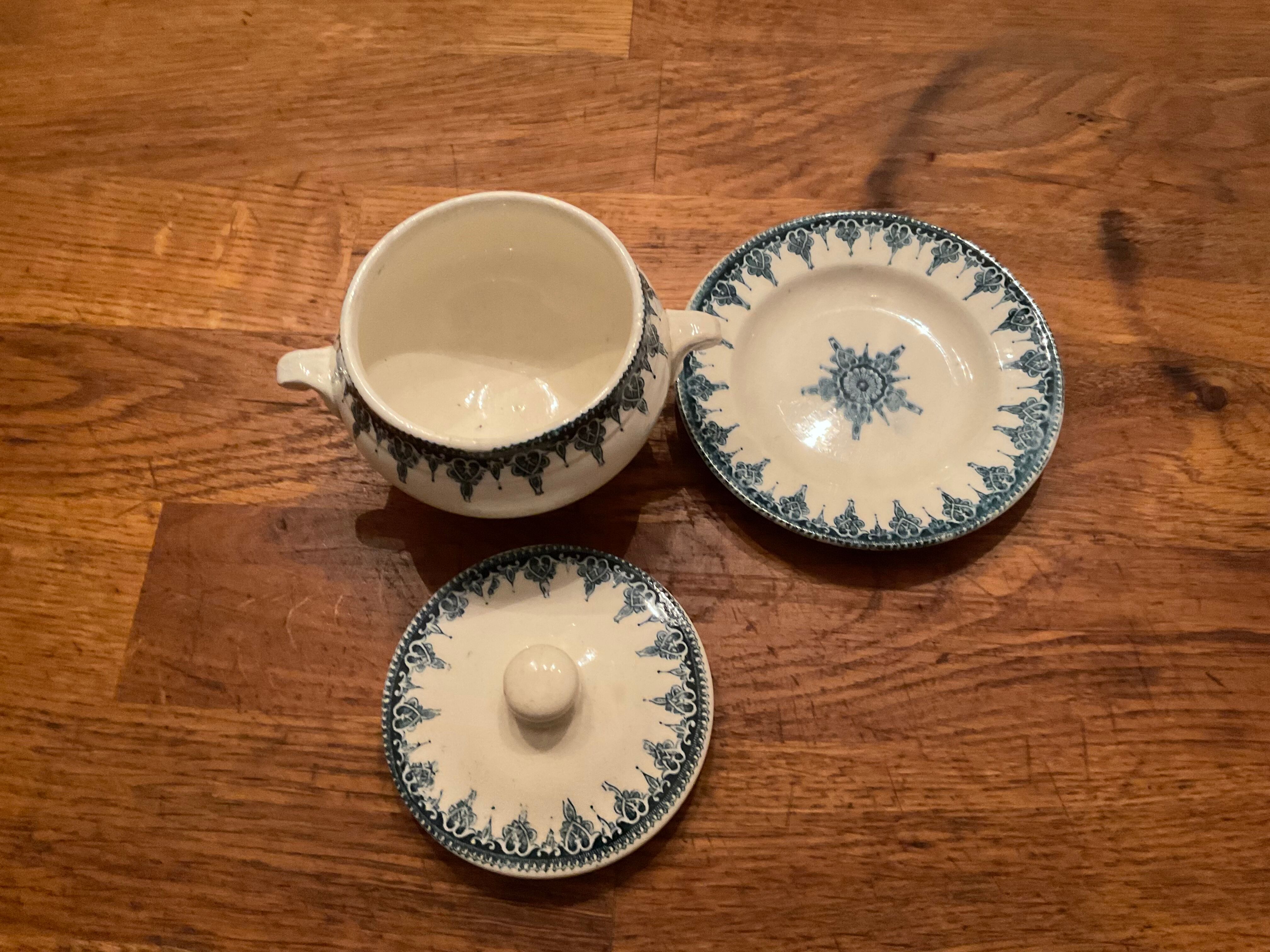 Pot à moutarde, Terre de fer, décors bleus