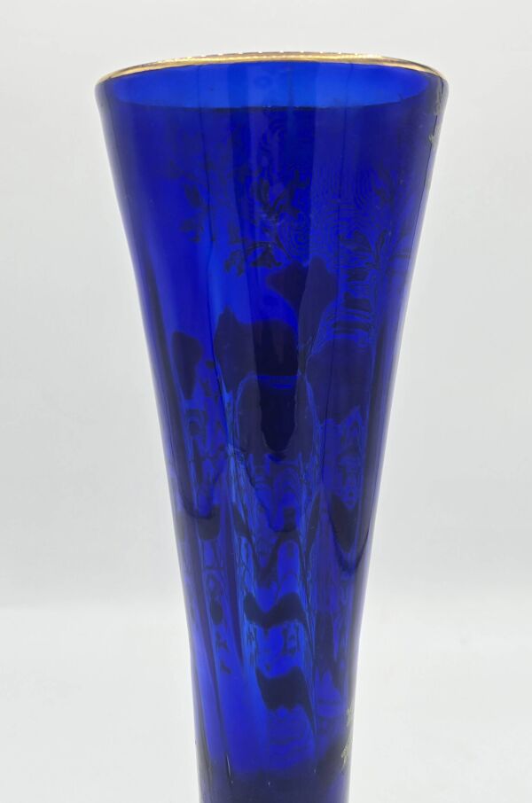 Vase en verre bleu cobalt émaillé et doré, attribué à François-Théodore LEG