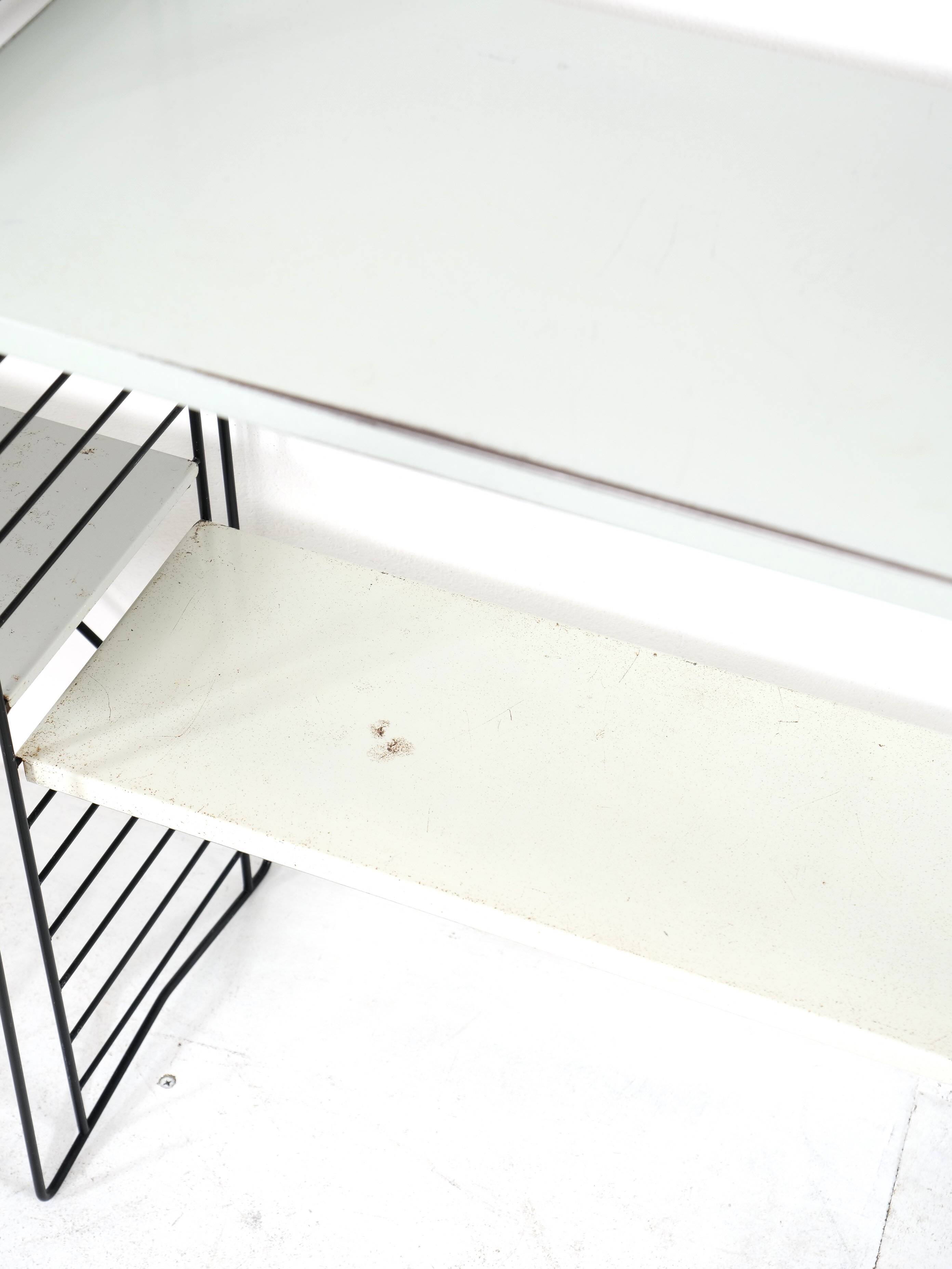 Tomado floor shelf in shades of gray