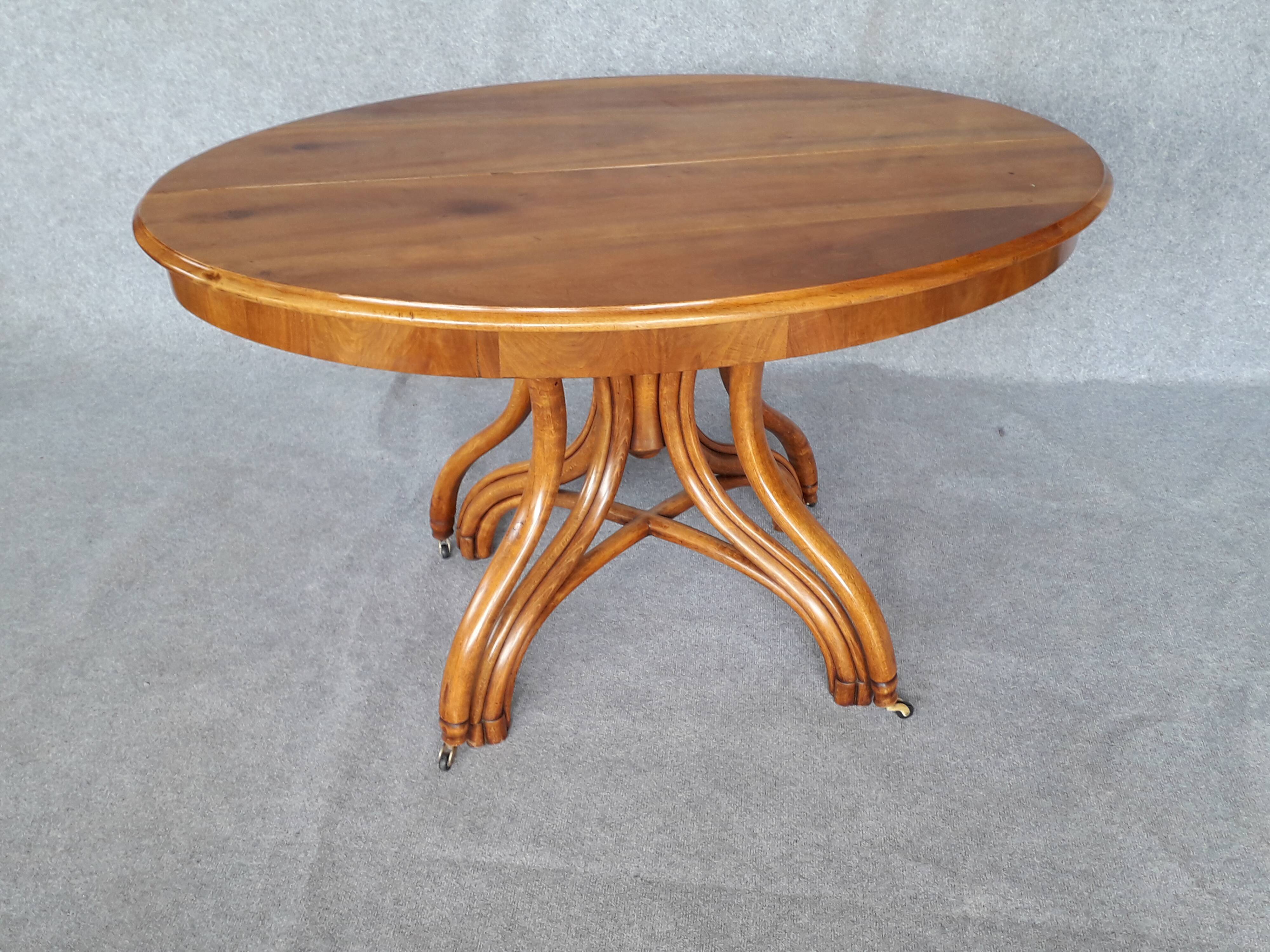 Extending table with vintage bentwood base from the end of the 19th century