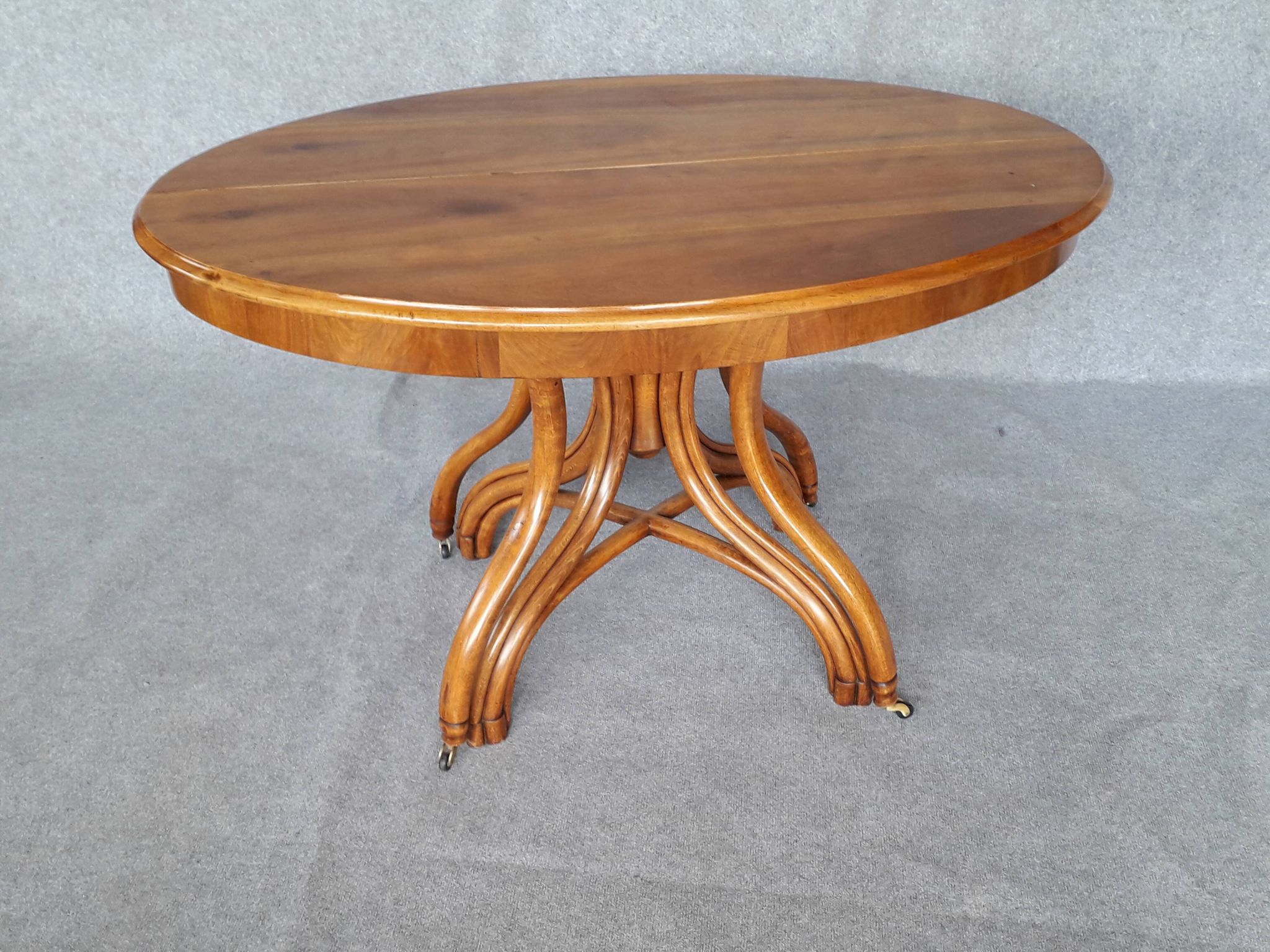 Extending table with vintage bentwood base from the end of the 19th century