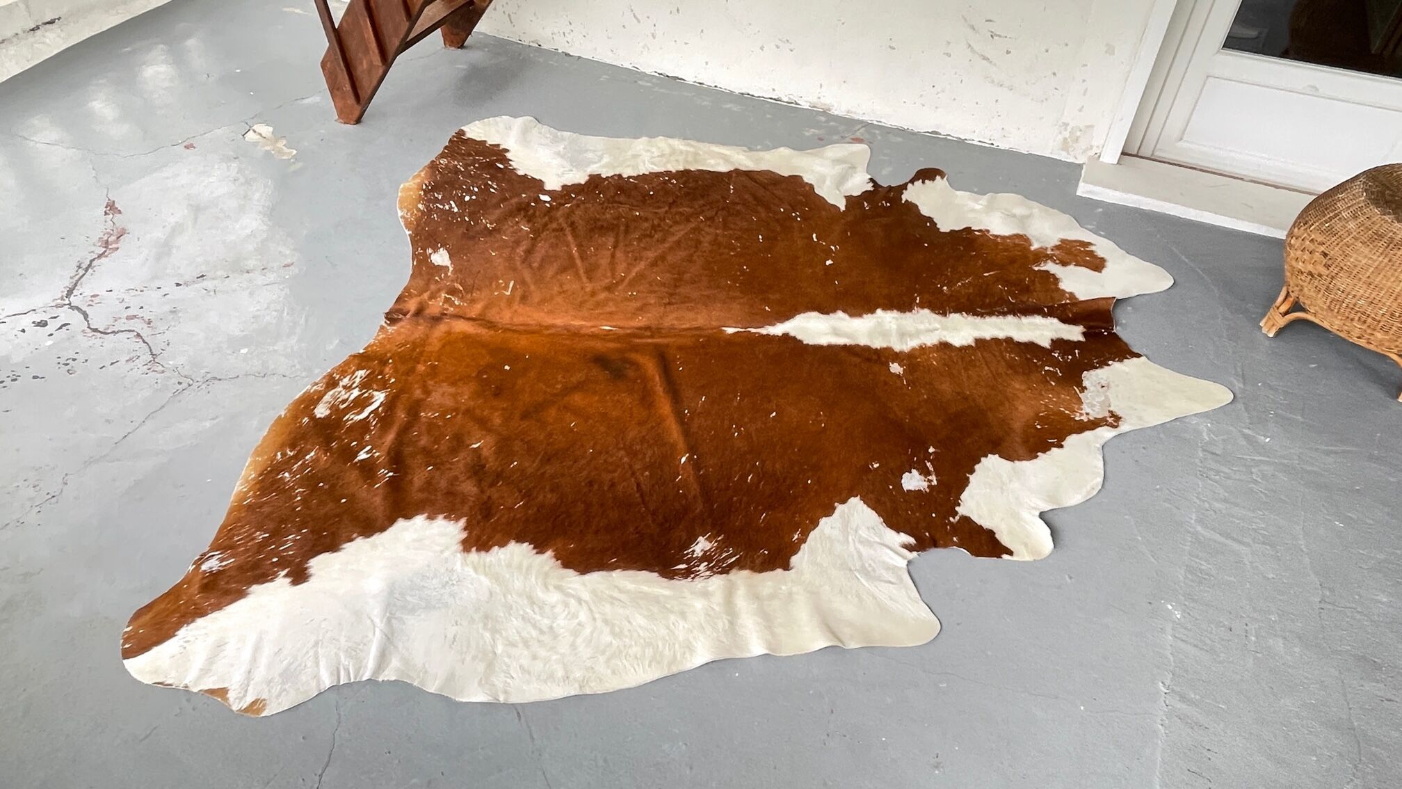 Caramel cowhide carpet