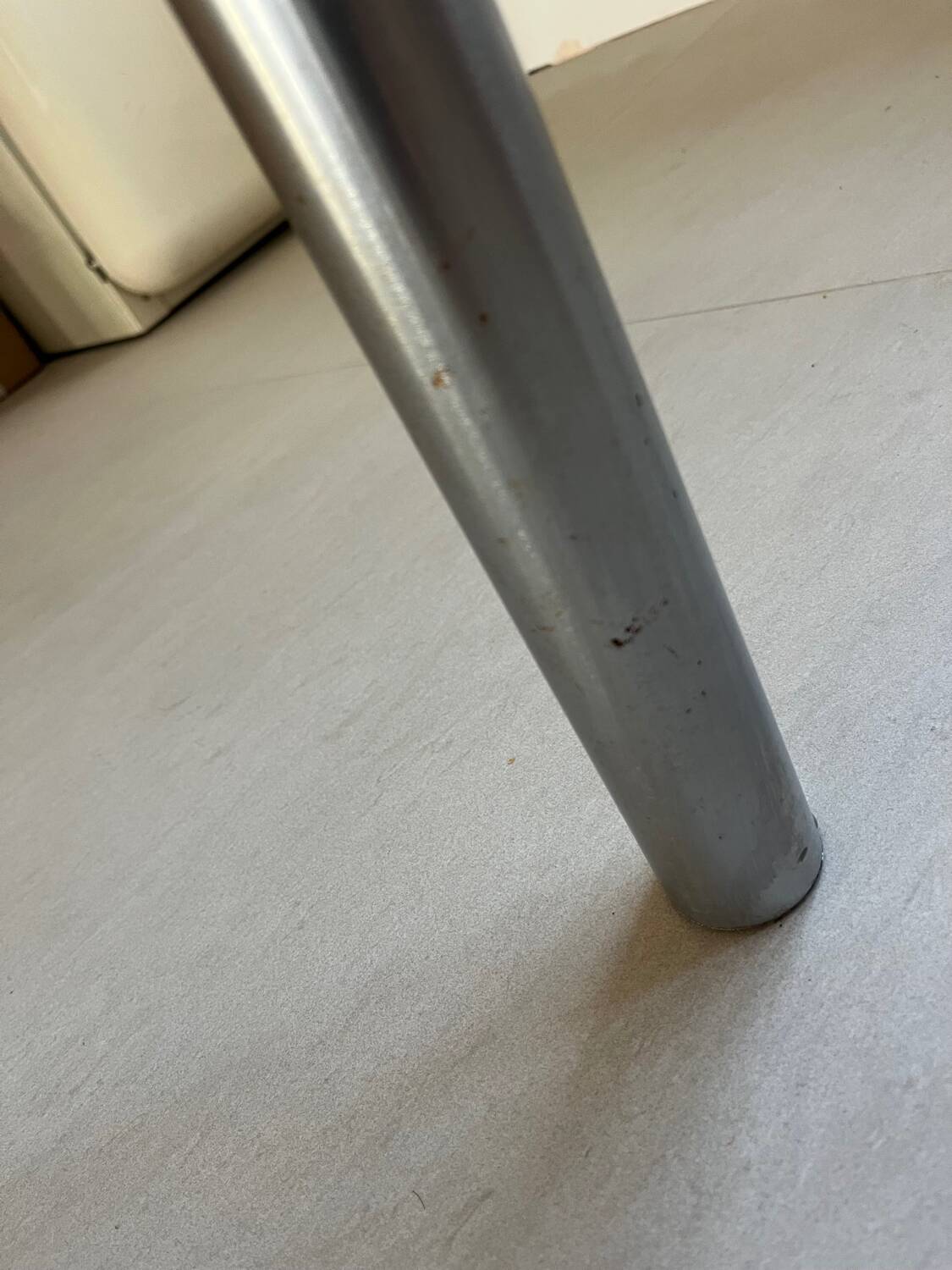 Table ronde extensible en formica, années 70