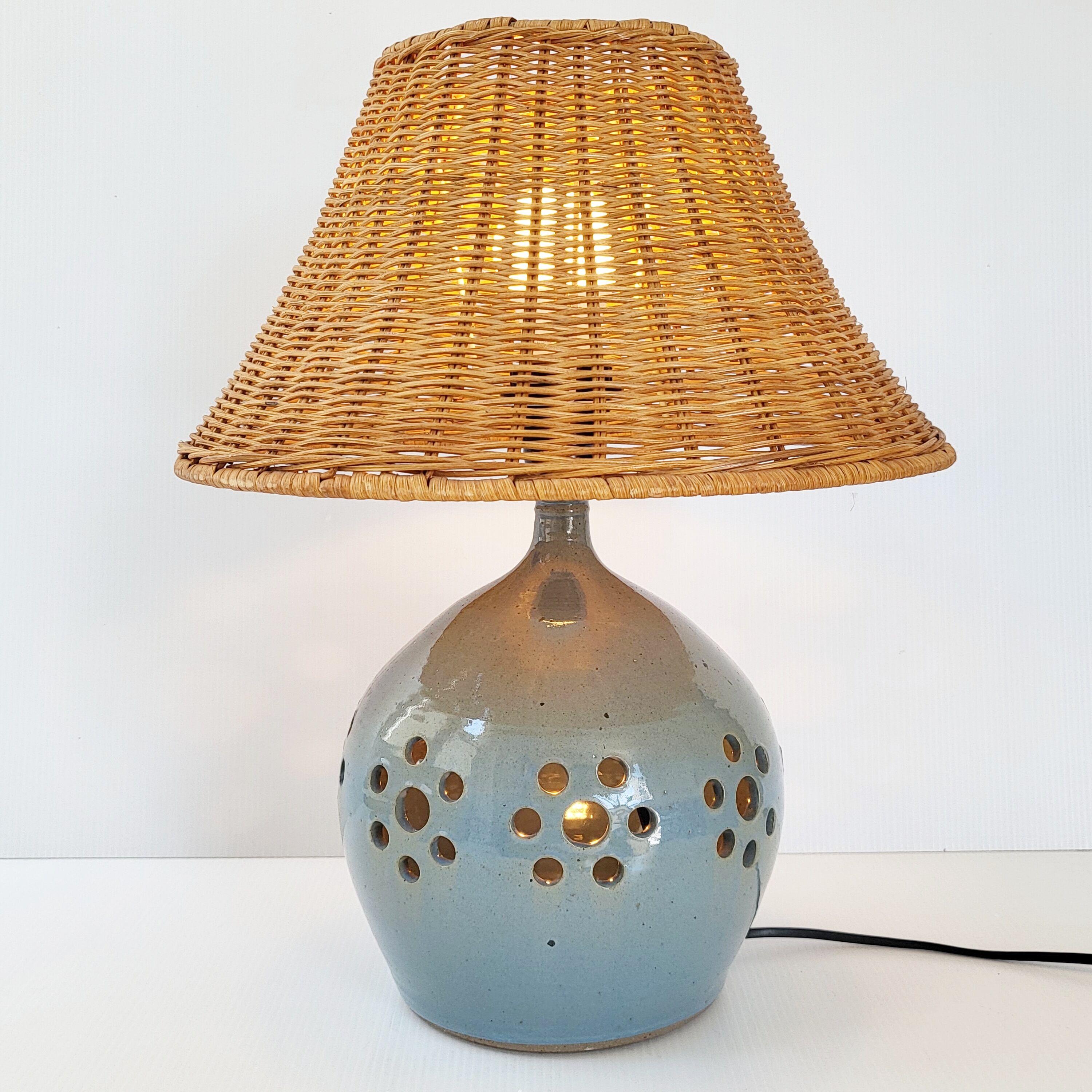 Vintage lamp in stoneware & rattan 1970