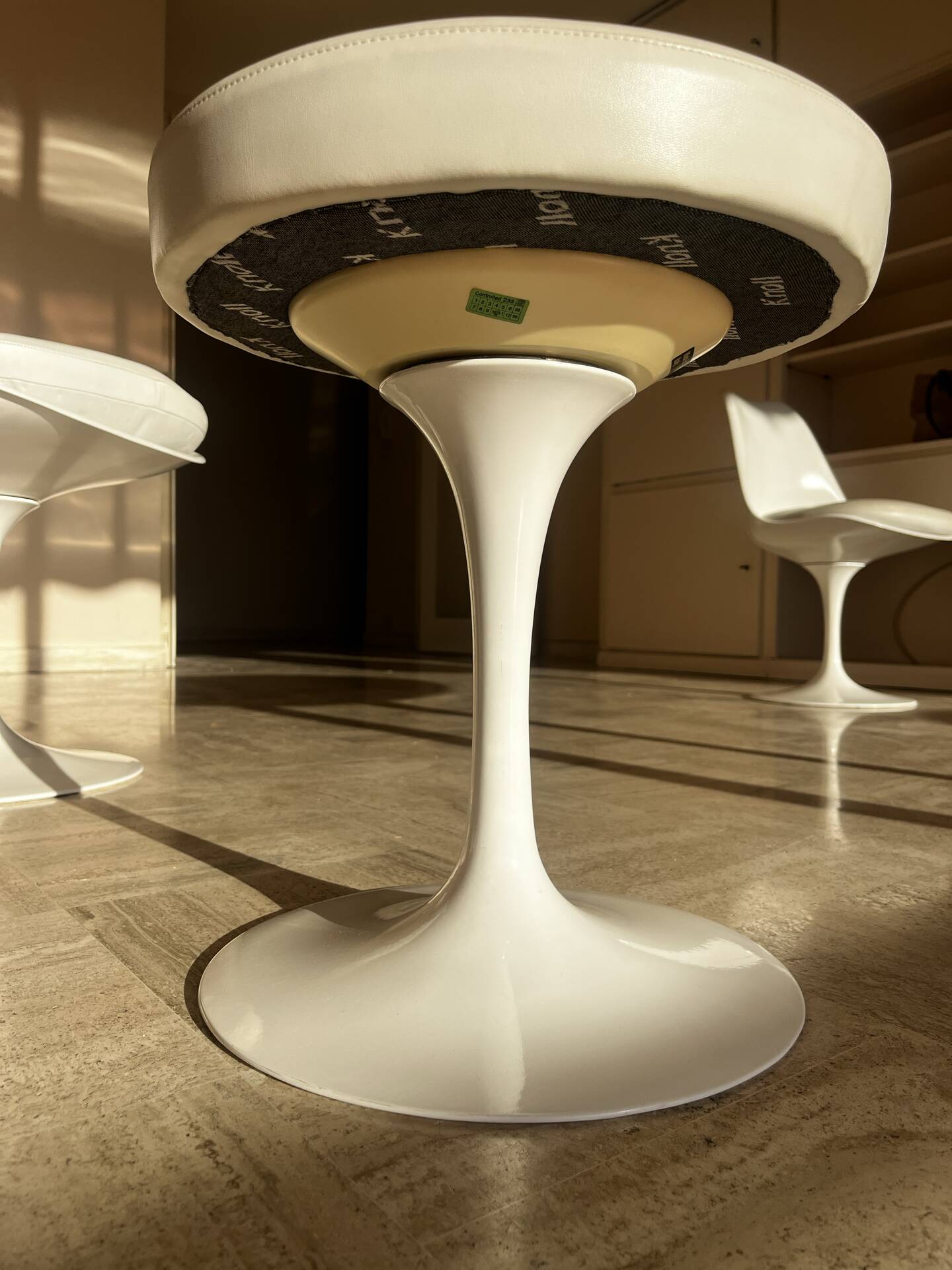 A complete marble table with tulip design for Knoll Saarinen.