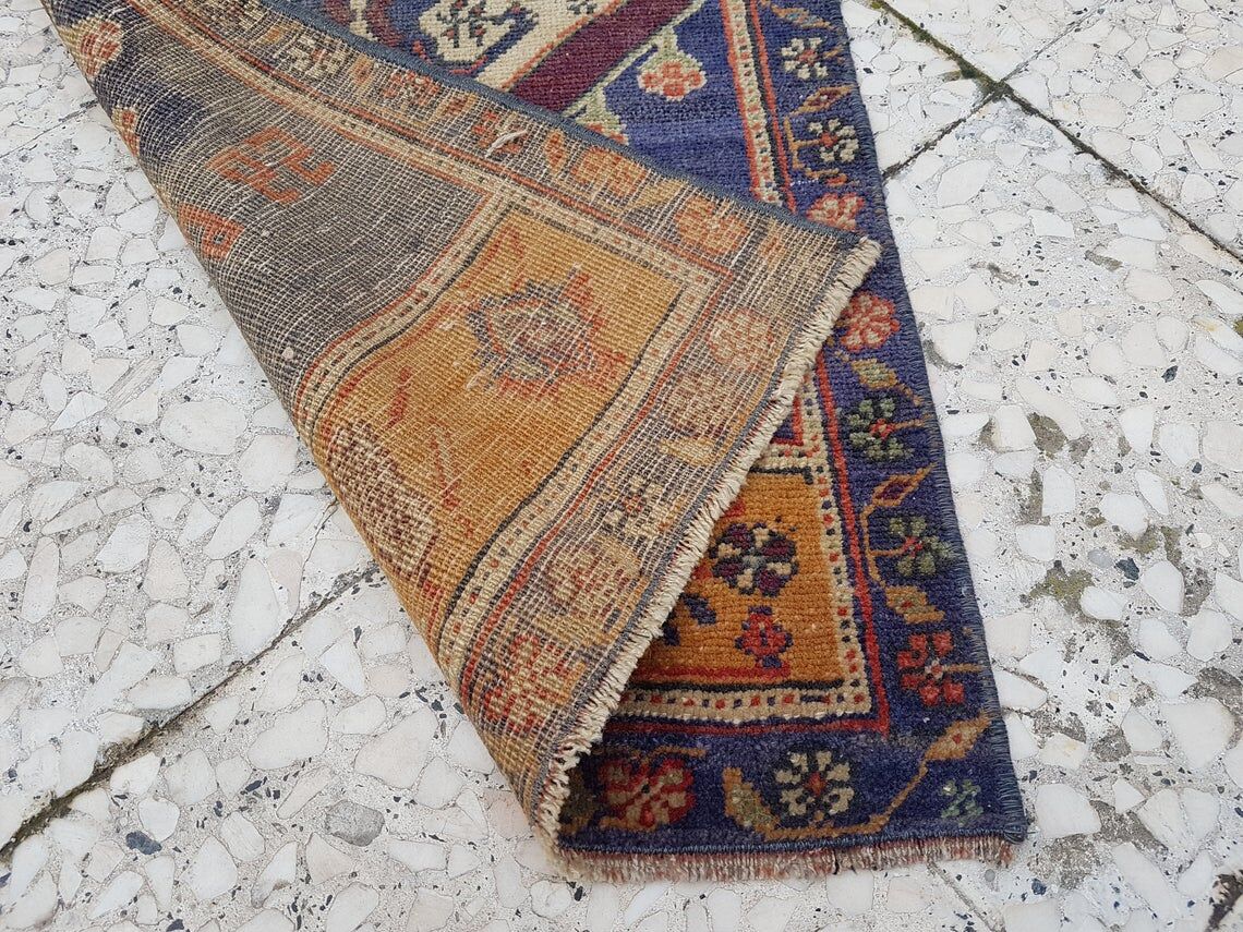 Persian carpet from 1965 - 50x116 cm