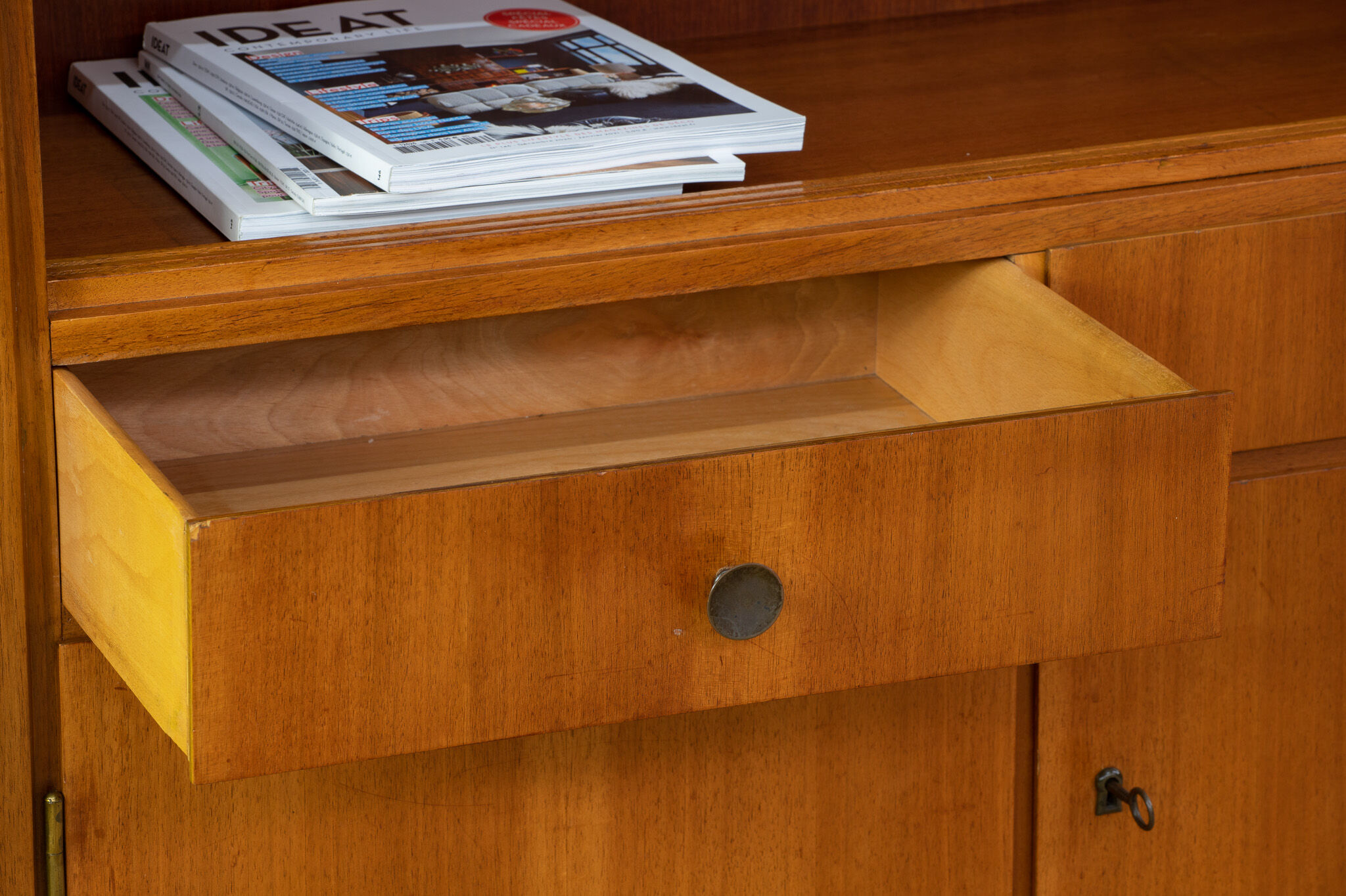 Vintage scandinavian bookcase – 102 cm
