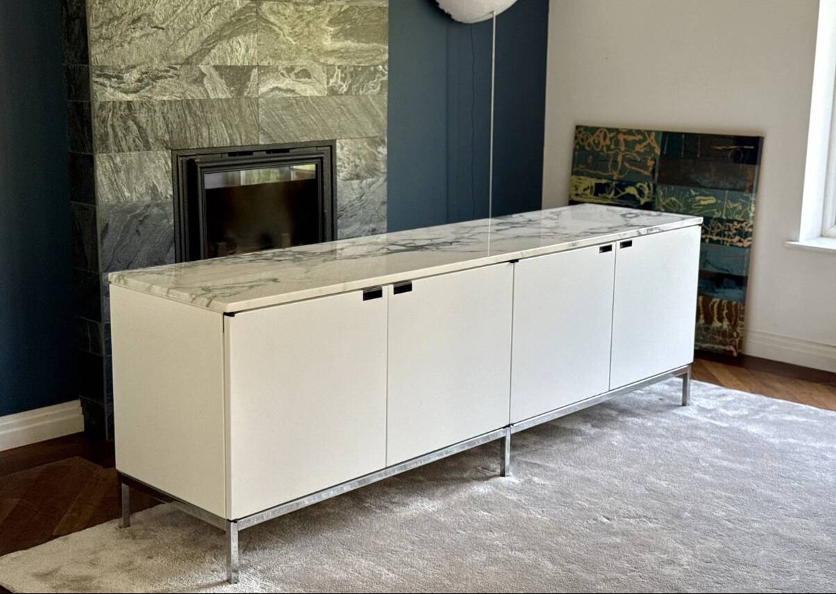 Florence Knoll “Credenza 4” sideboard – Arabescato marble