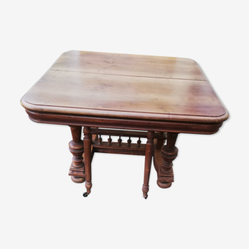 Table Henri II with 2 extension cords