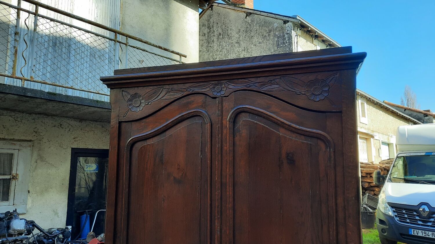 Armoire vintage