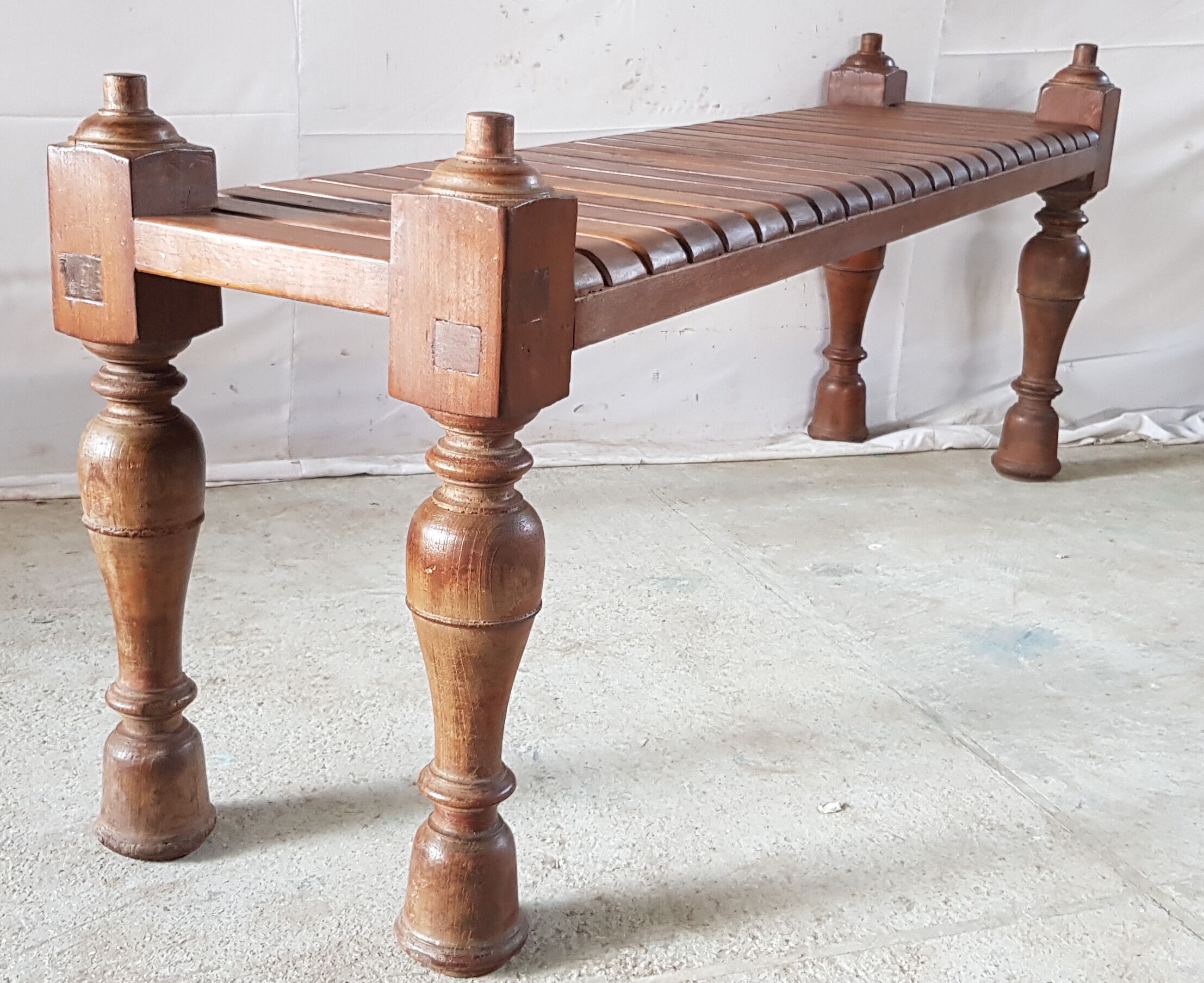 Bench in teak