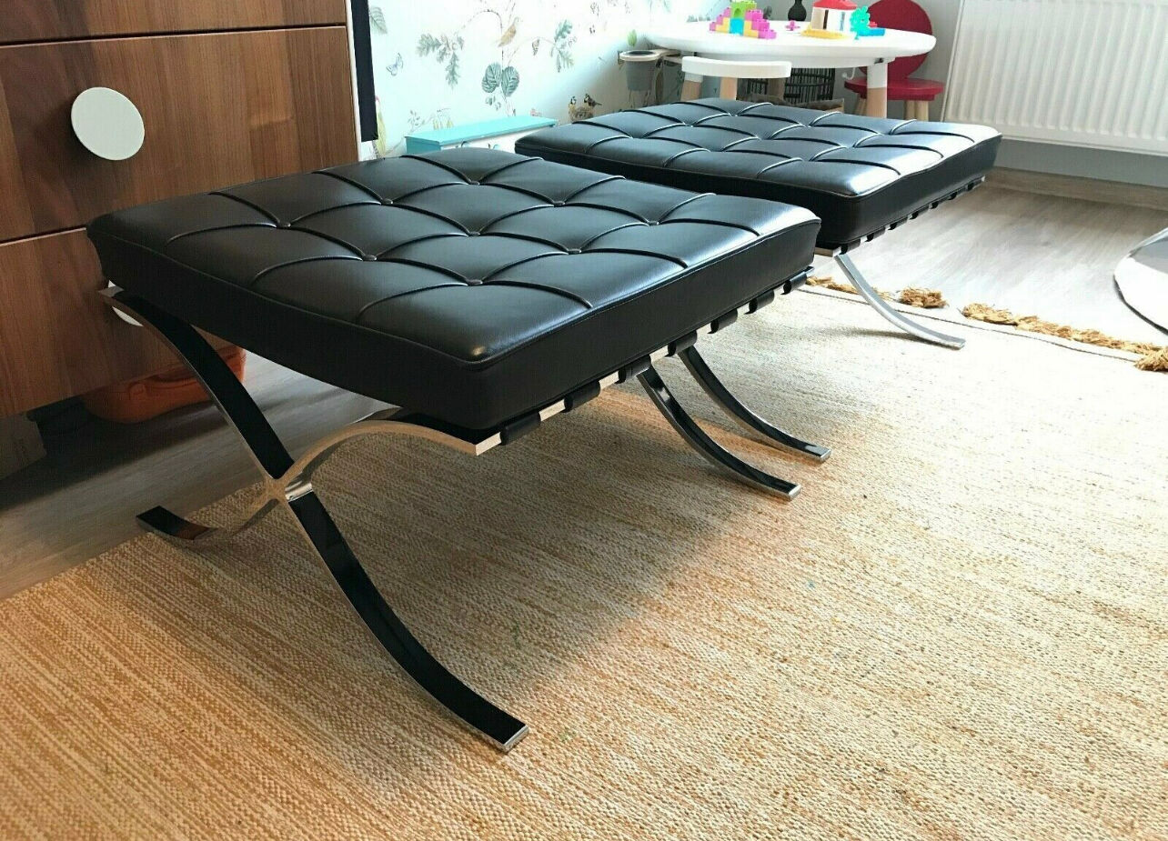 Paire d'ottomans Barcelona par Ludwig Mies van der Rohe, pour knoll