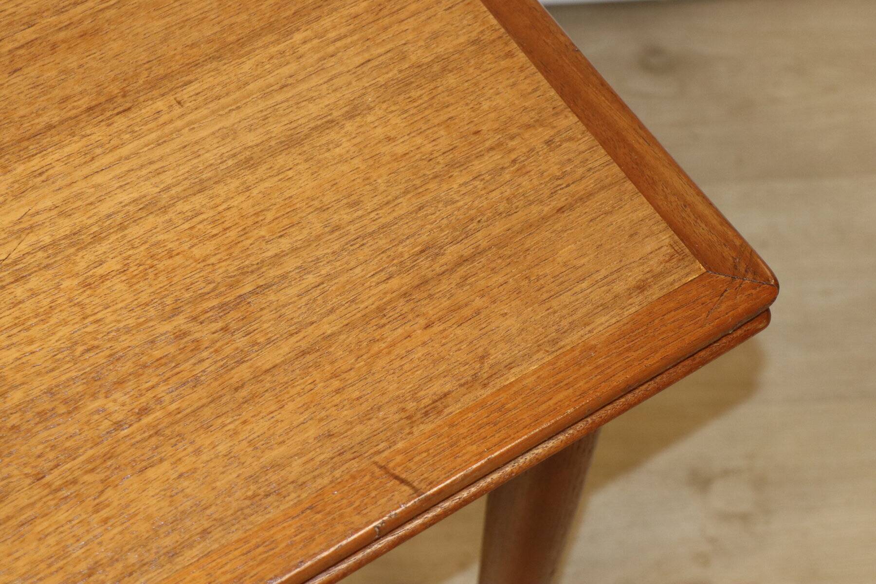 Danish Scandinavian extendable dining table in teak, 1960.