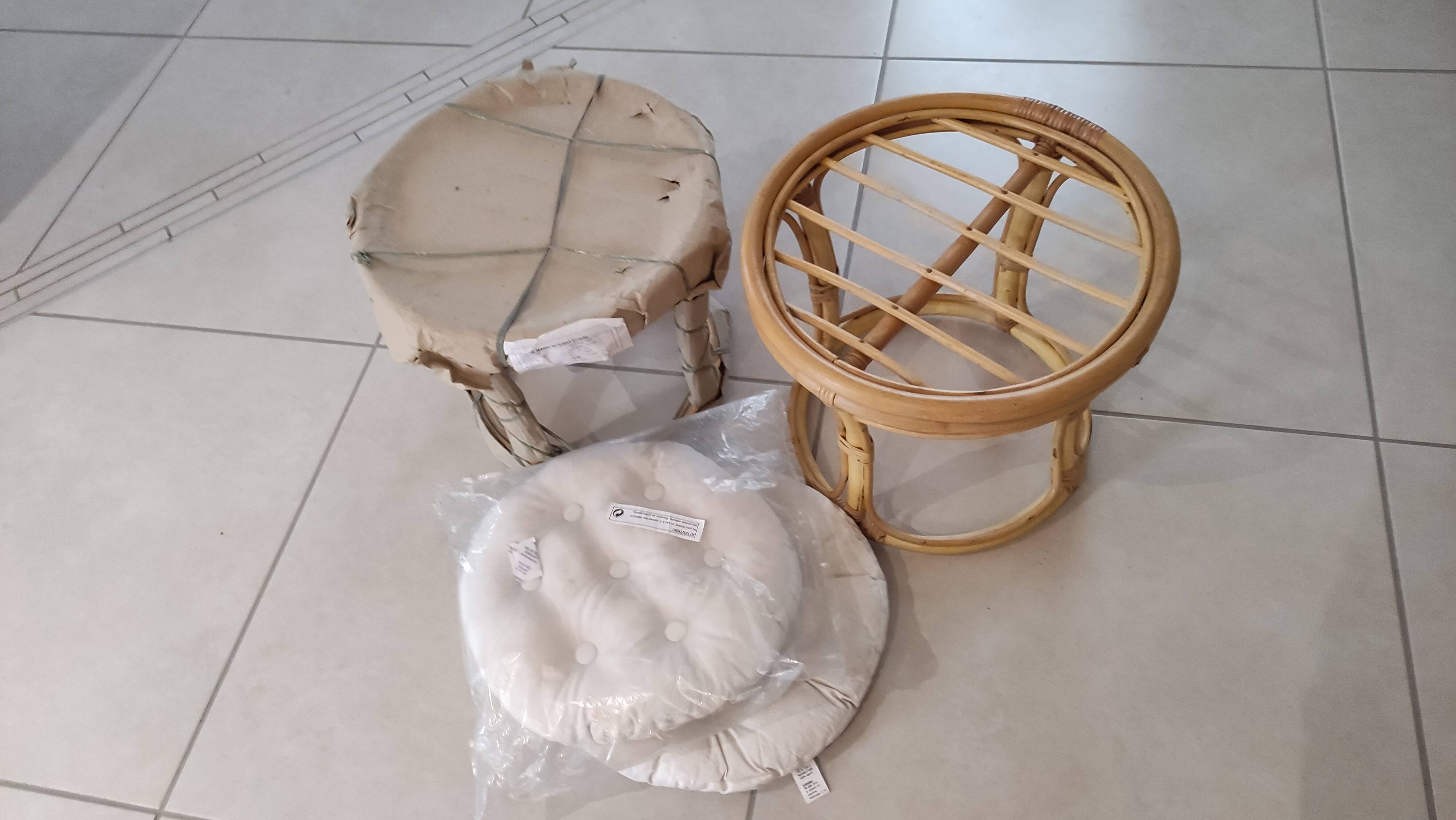Paire de poufs en rotin et bambou