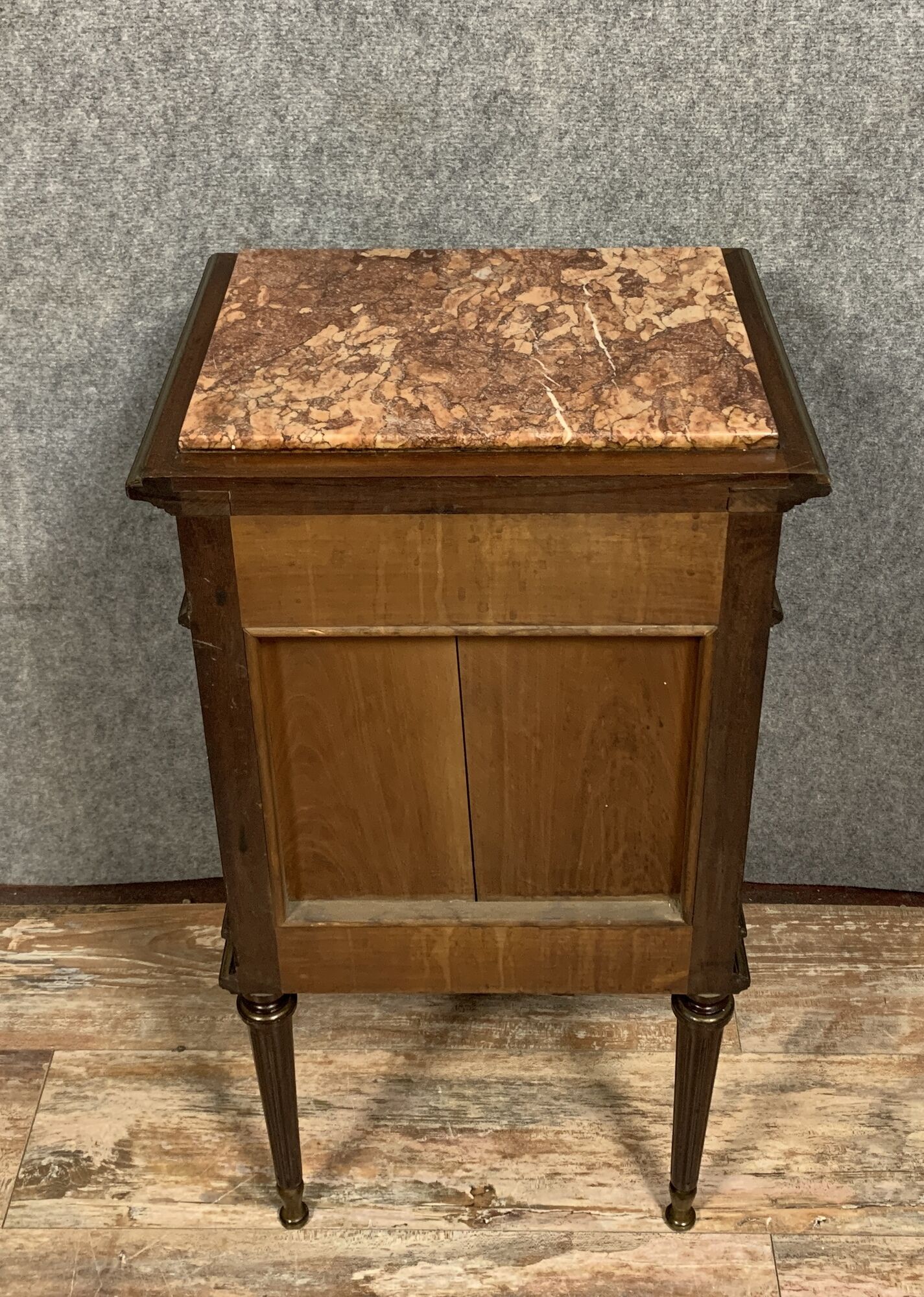 Louis XVI Parisienne bedside table in mahogany and golden copper rushes around 1850