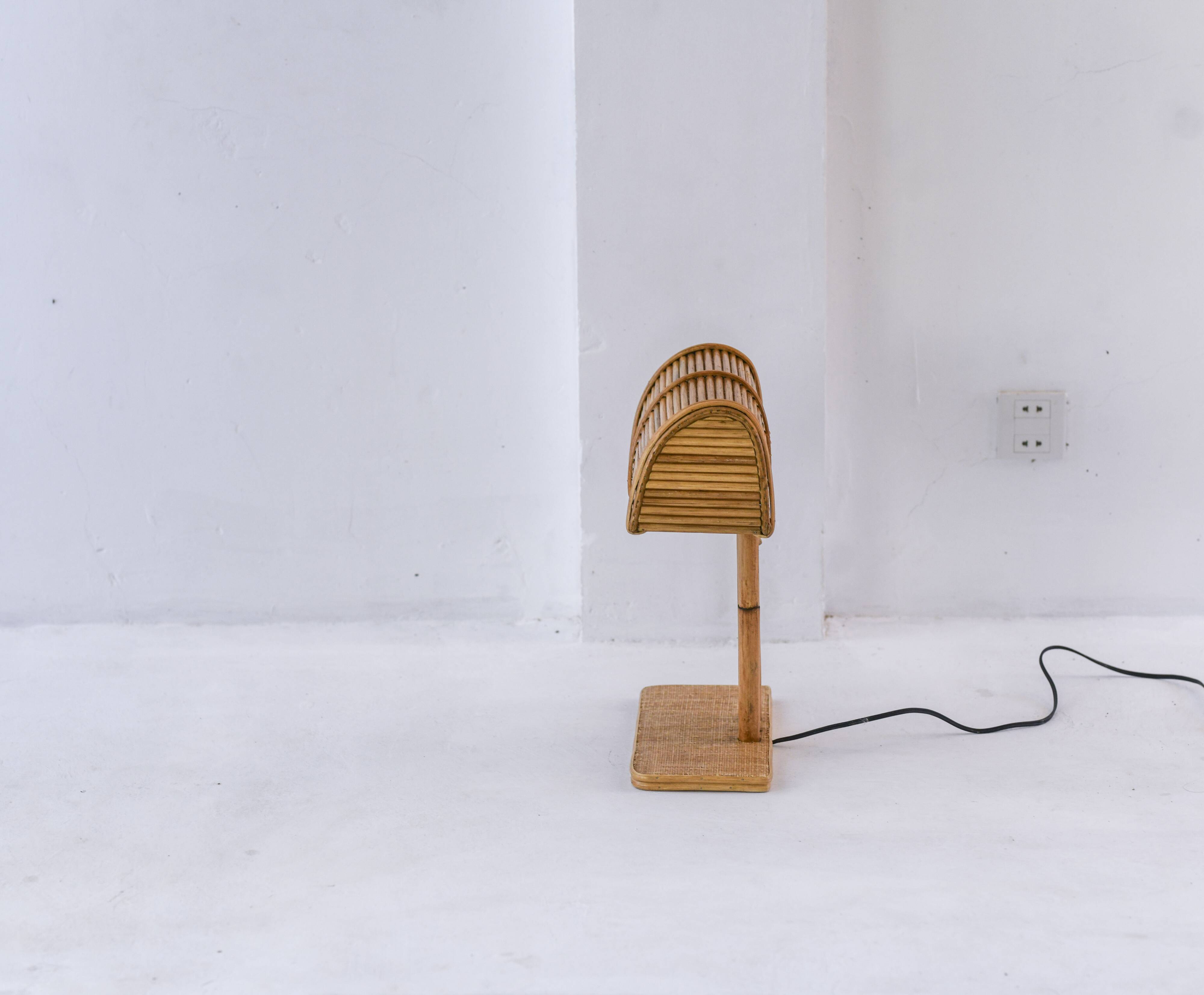 Lampe de bureau moderne en rotin BP