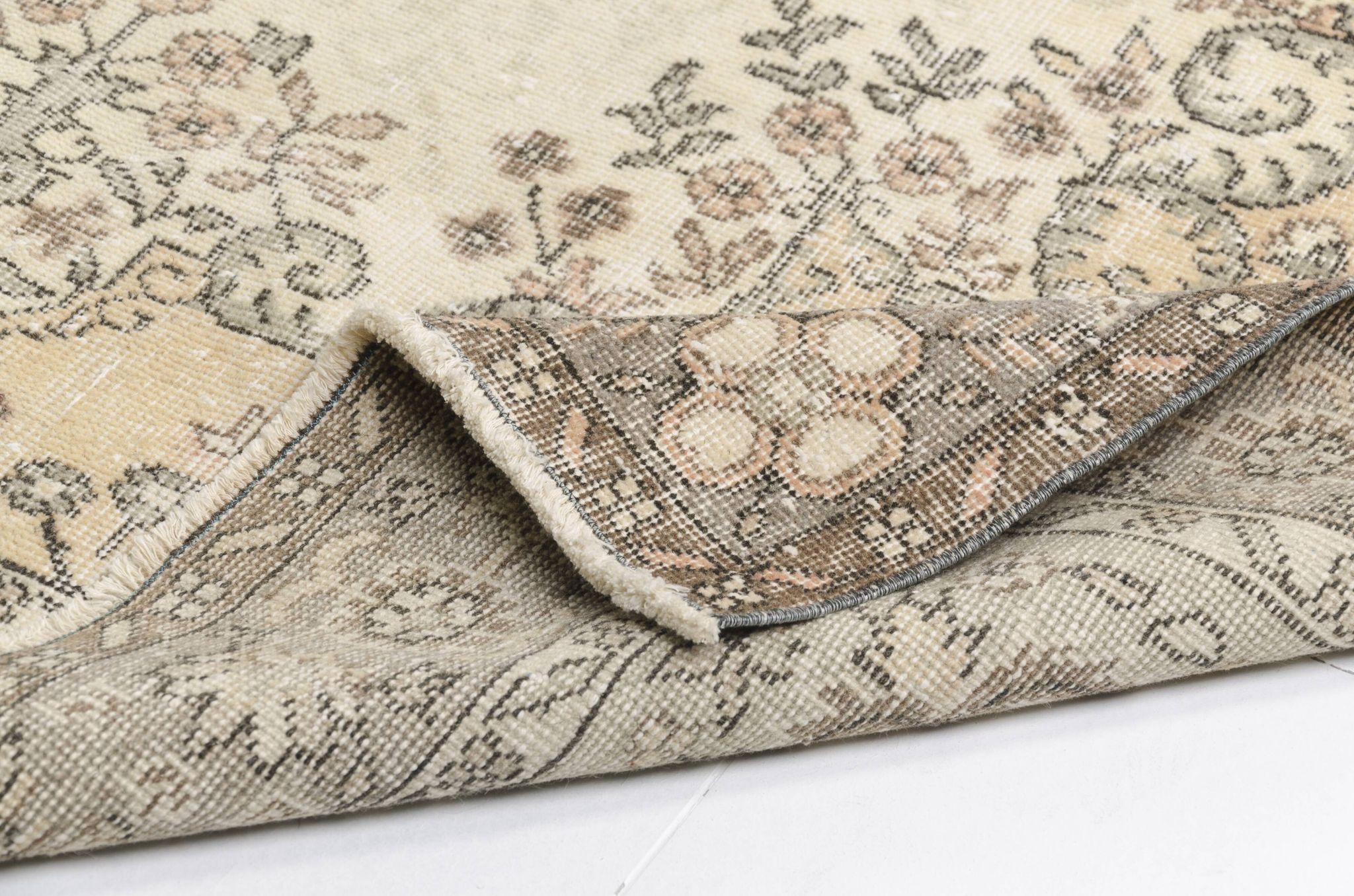 Tapis en laine antique Oushak anatolien